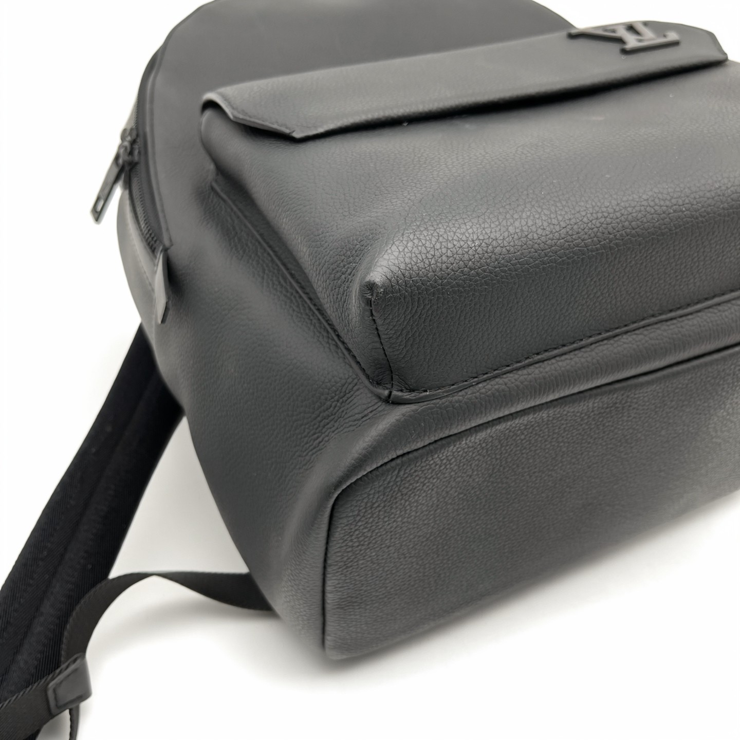 Louis Vuitton Black Leather Backpack Matte Men’s Commute Travel Bag Used