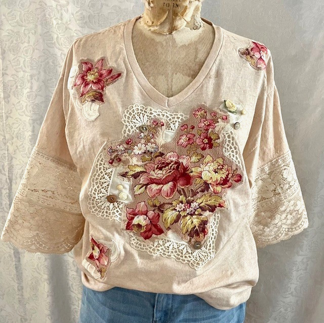 ART TO WEAR Women TShirt Upcycled BOHO Applique Flower Lace Tea Stain SZ Large