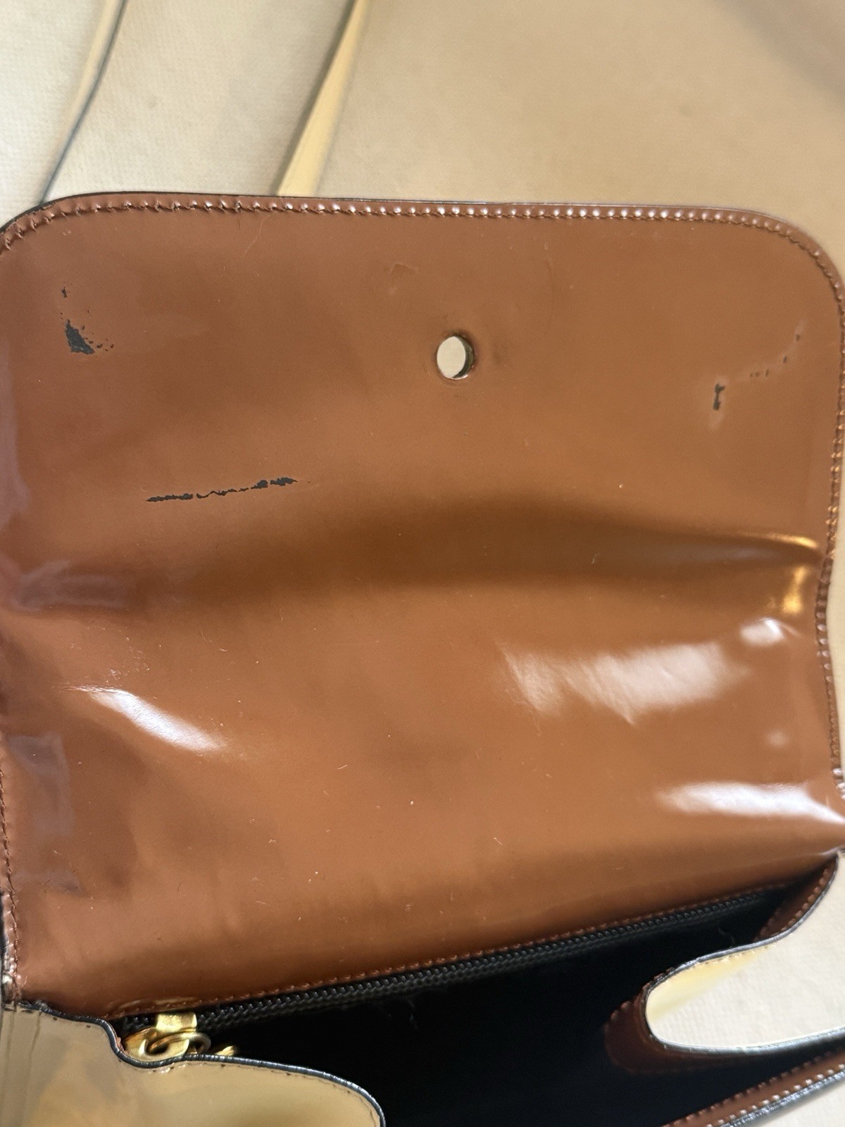 Vintage MOSCHINO Redwall Brown Black Ivory Leather Heart Clasp Crossbody Bag