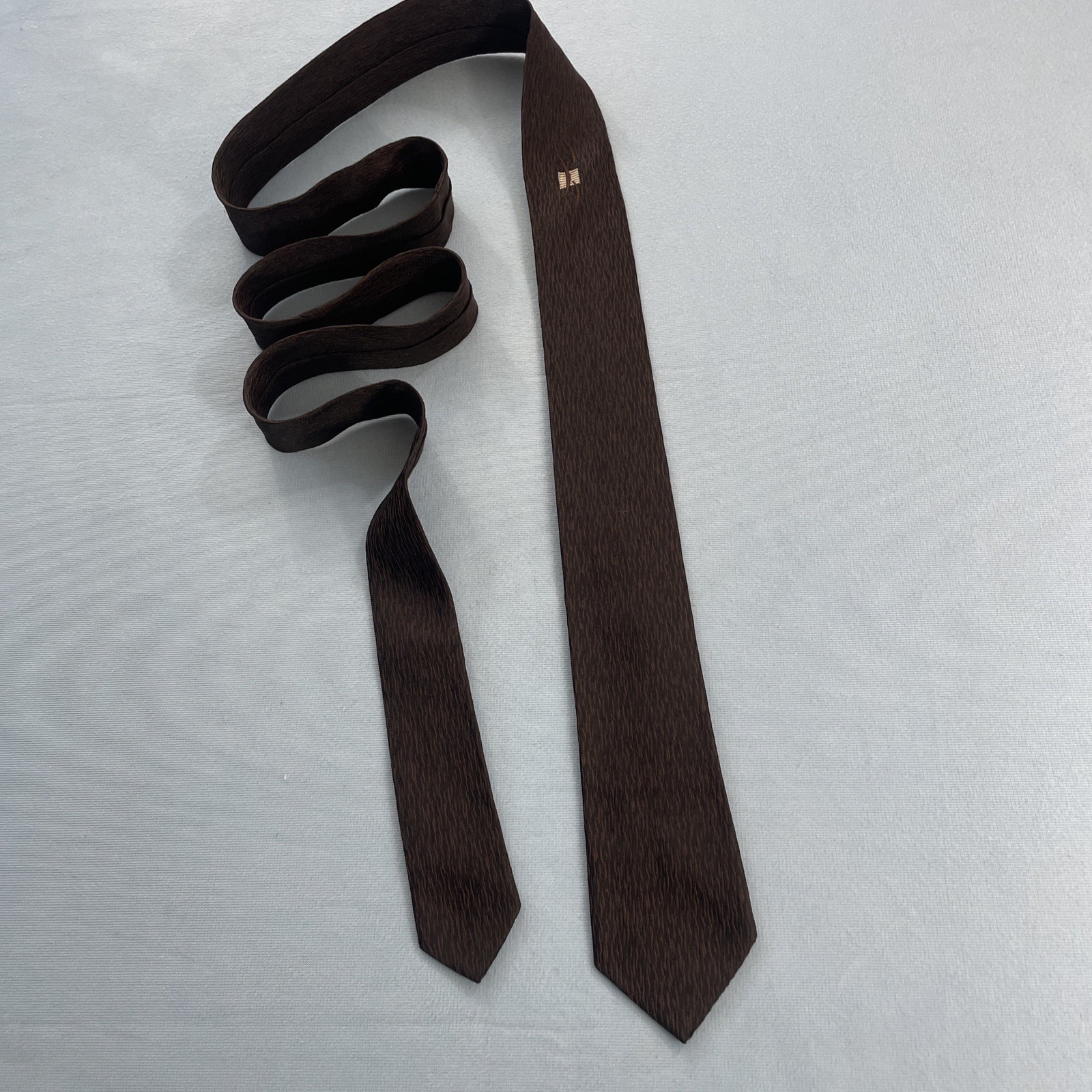 Vtg 50s 60s Tie Beau Brummel Atomic MCM Deco Medallion Brown Slim Necktie 2×53