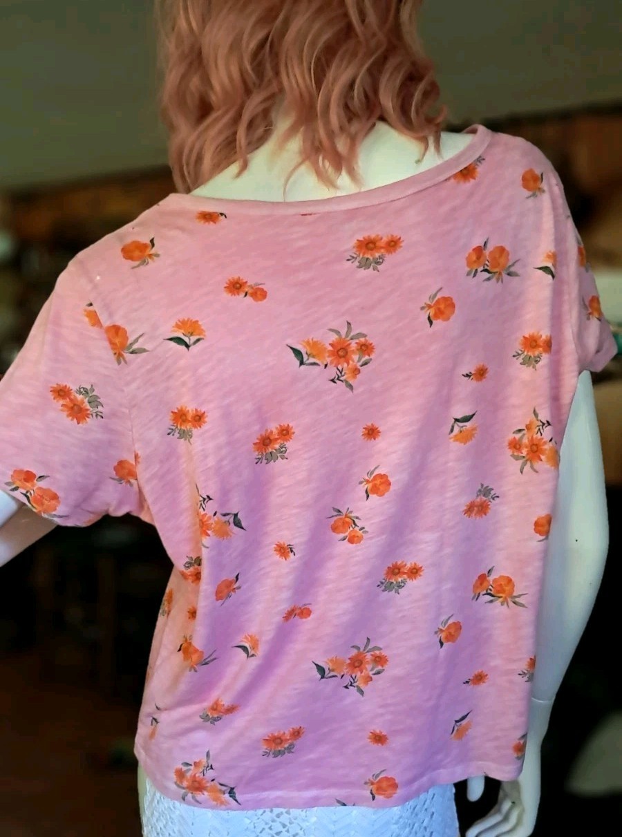 Upcycled OOAK Distressed Pink Floral T-Shirt With Swallow Bird Applique Sz L