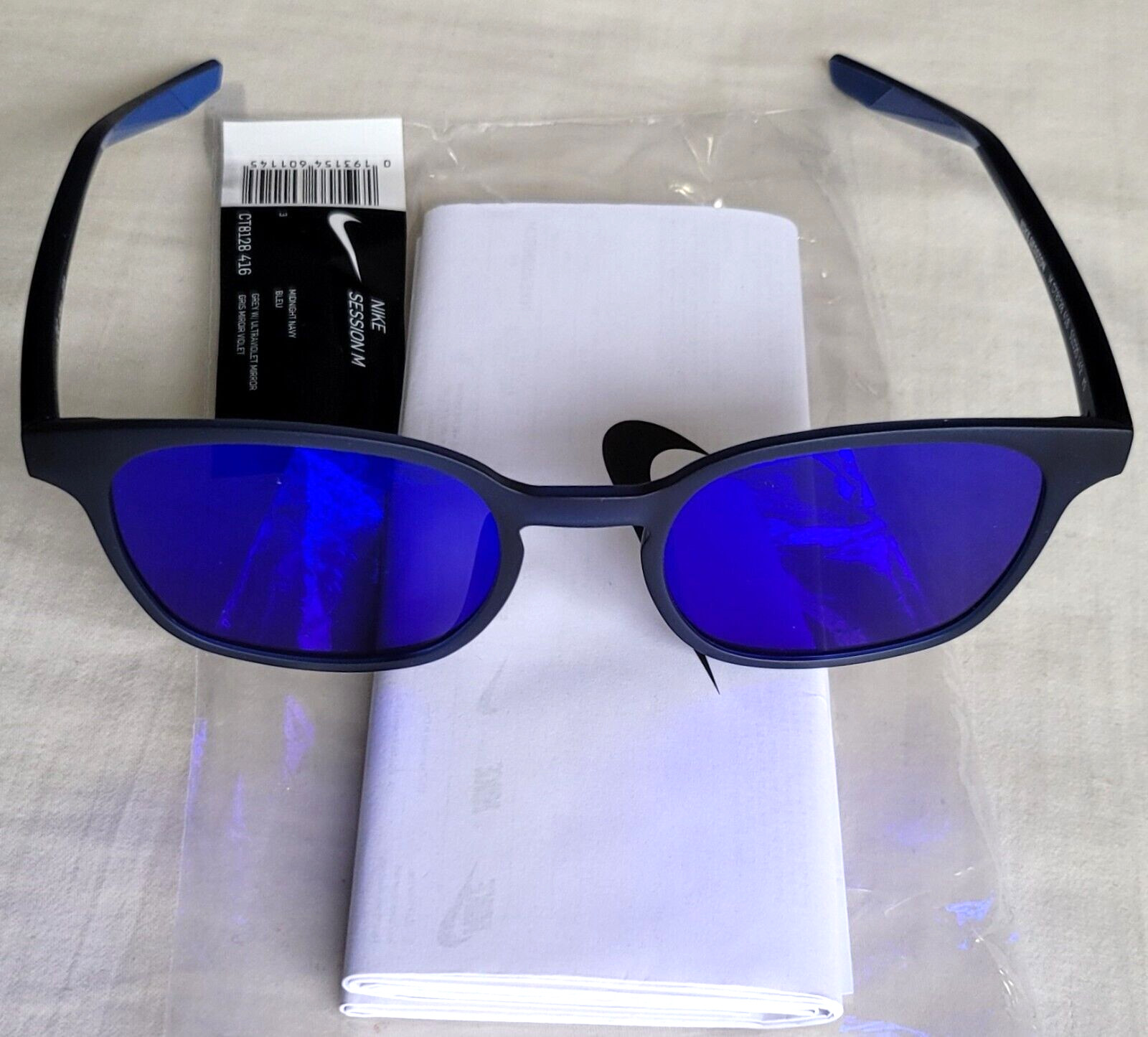 Nike Unisex Sunglasses Ultraviolet Mirror Lens Square Frame SESSION M CT8128 416