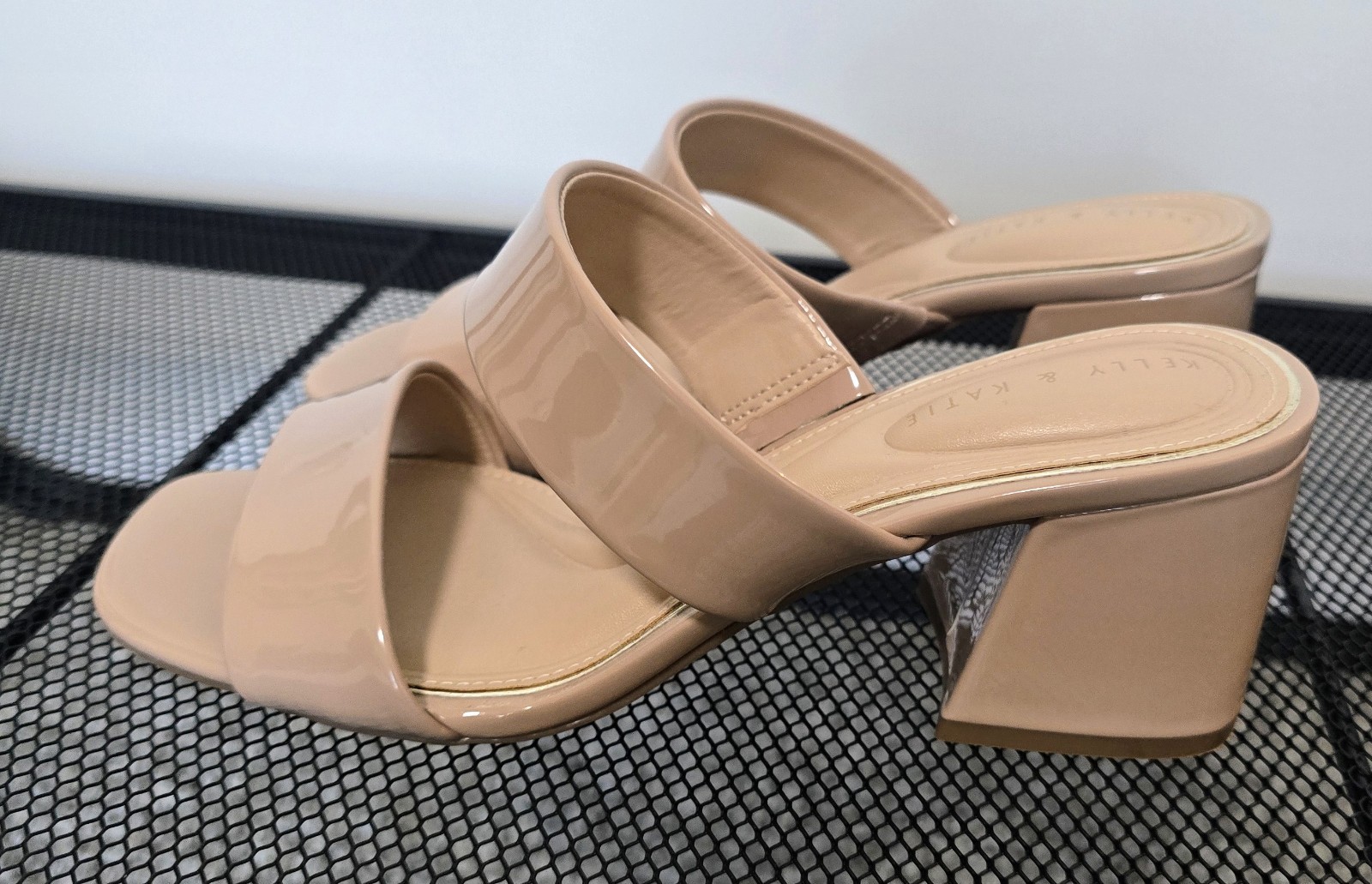 Kelly & Katie Beige Patent Leather Mule Open Toe Slip On Strappy US 6.5
