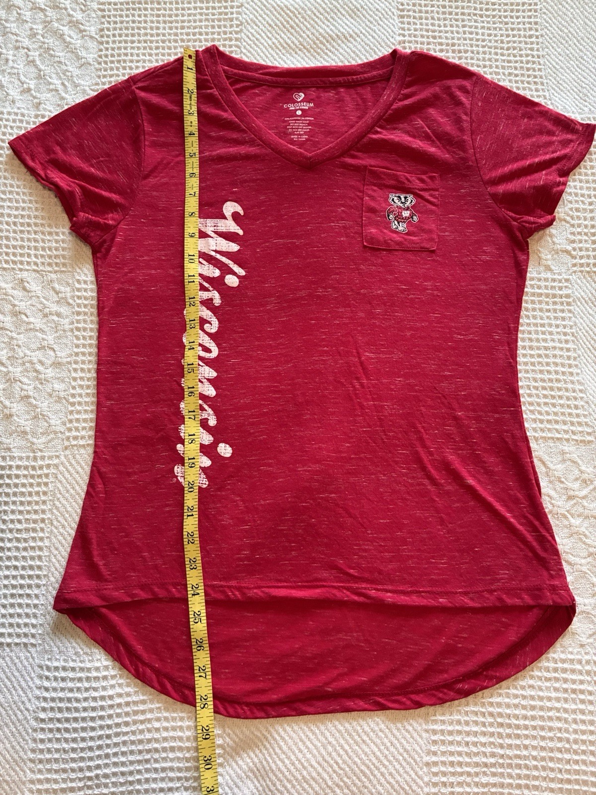 Wisconsin Badgers Red V-Neck Short Sleeve Tee Shirt Bling Logo Women’s Size L