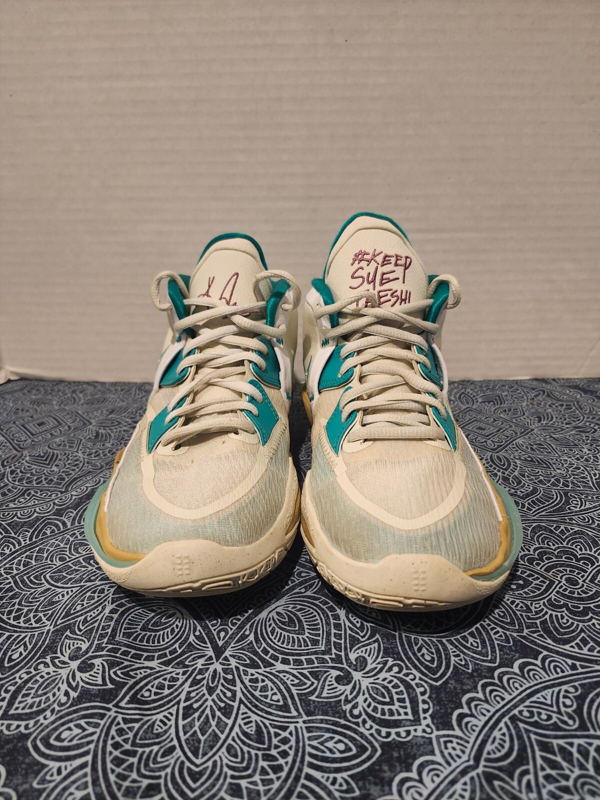 Size 4Y- Nike Sue Bird x Kyrie Infinity Golden Tribute DD0334 002! Nice!