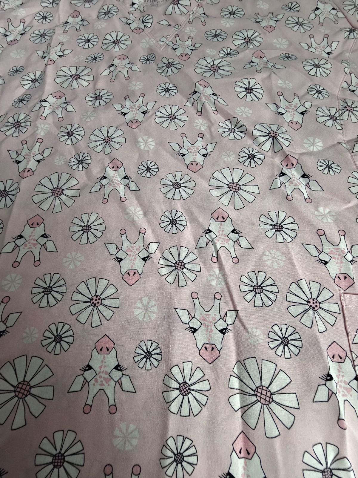 Prints By Maevn Scrub Top Womens Size XL White Pink Floral Cows Pit To Pit 23in