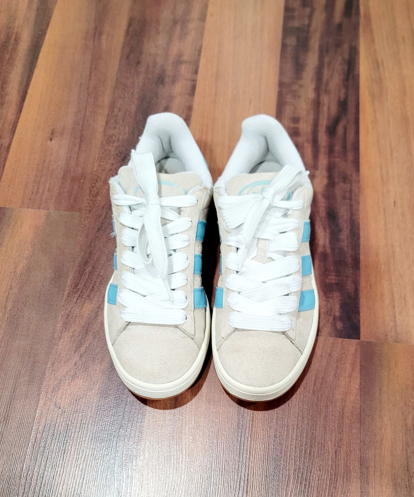 adidas Originals Beige Blue White Low Top Athletic Sneaker Lace Up Gum Sole