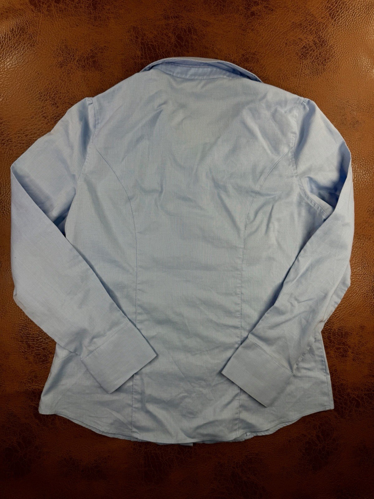 Whataburger Uniform Shirt Women’s Medium Cutter & Buck Light Blue Button Up Top