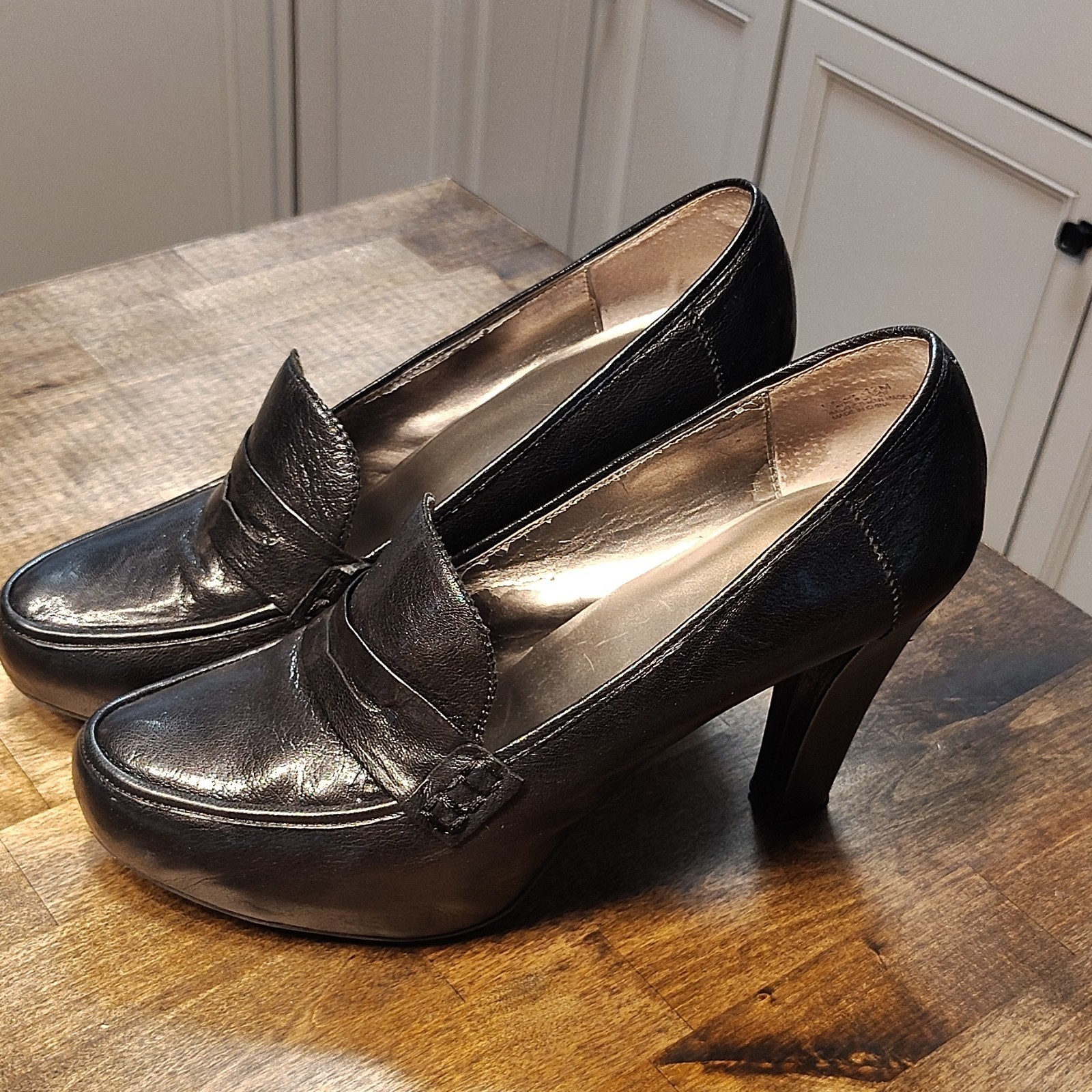 me Too Black Leather Platform Almond Toe Slip On Block Heel Loafers Womens 12M