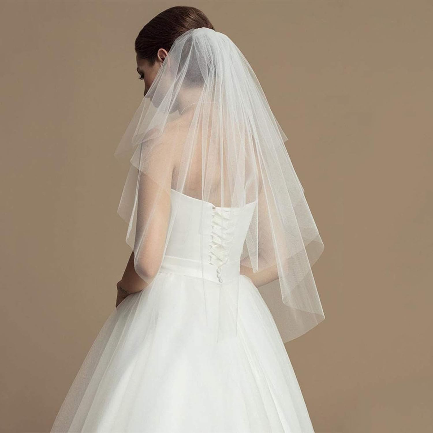 2 Tiers Bride Wedding Veil Short Fingertip Bridal Tulle Veil with Comb and Cu…