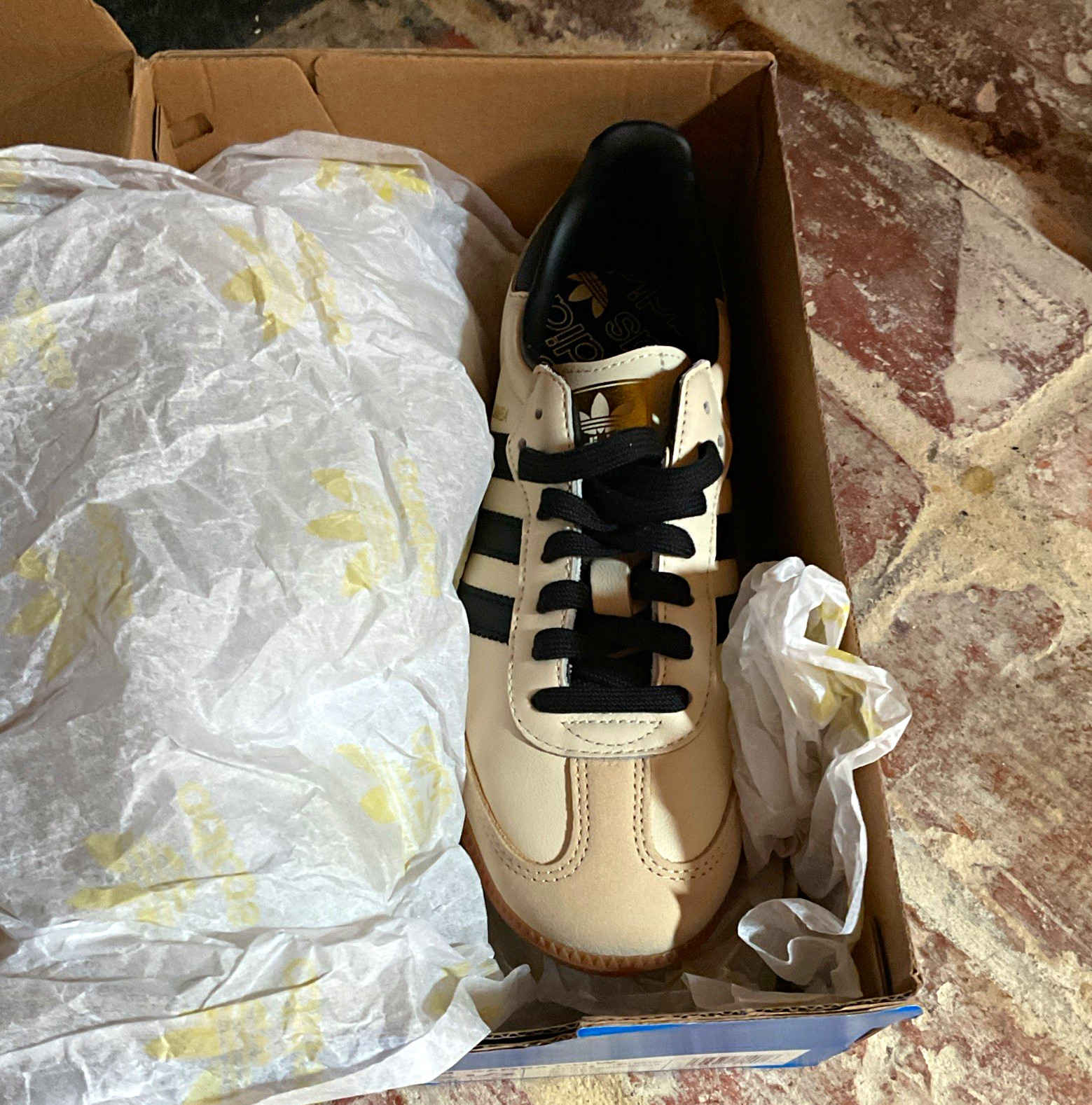 adidas Samba OG Women’s Cream/Black Gum Low Top Sneakers ID0478