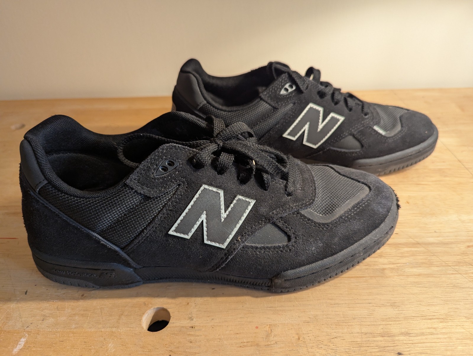 Size 10 – New Balance Numeric 600 Tom Knox black