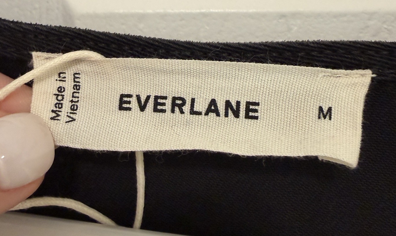 Everlane Black Tencel Lyocell Tee Blouse Womens Short Sleeve Minimalist medium