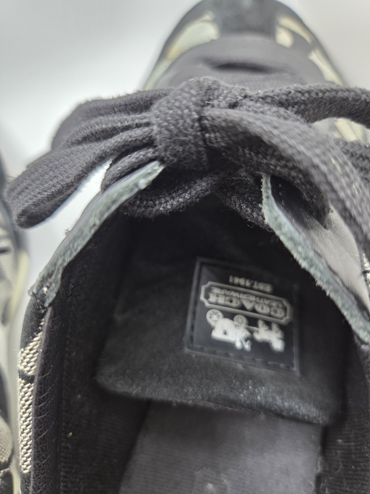 Y2K Coach Joss Sig. Monogram Canvas/Suede Sneakers Black/Gray Q293 Women’s 8.5