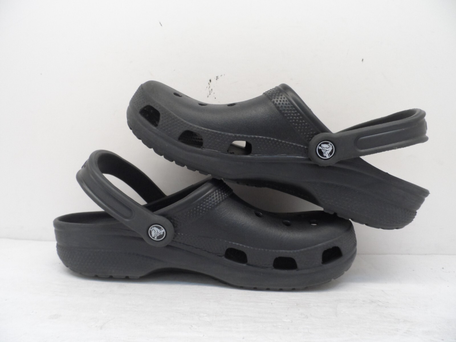 Crocs Men’s Classic Clog 10001 Black Size 9M