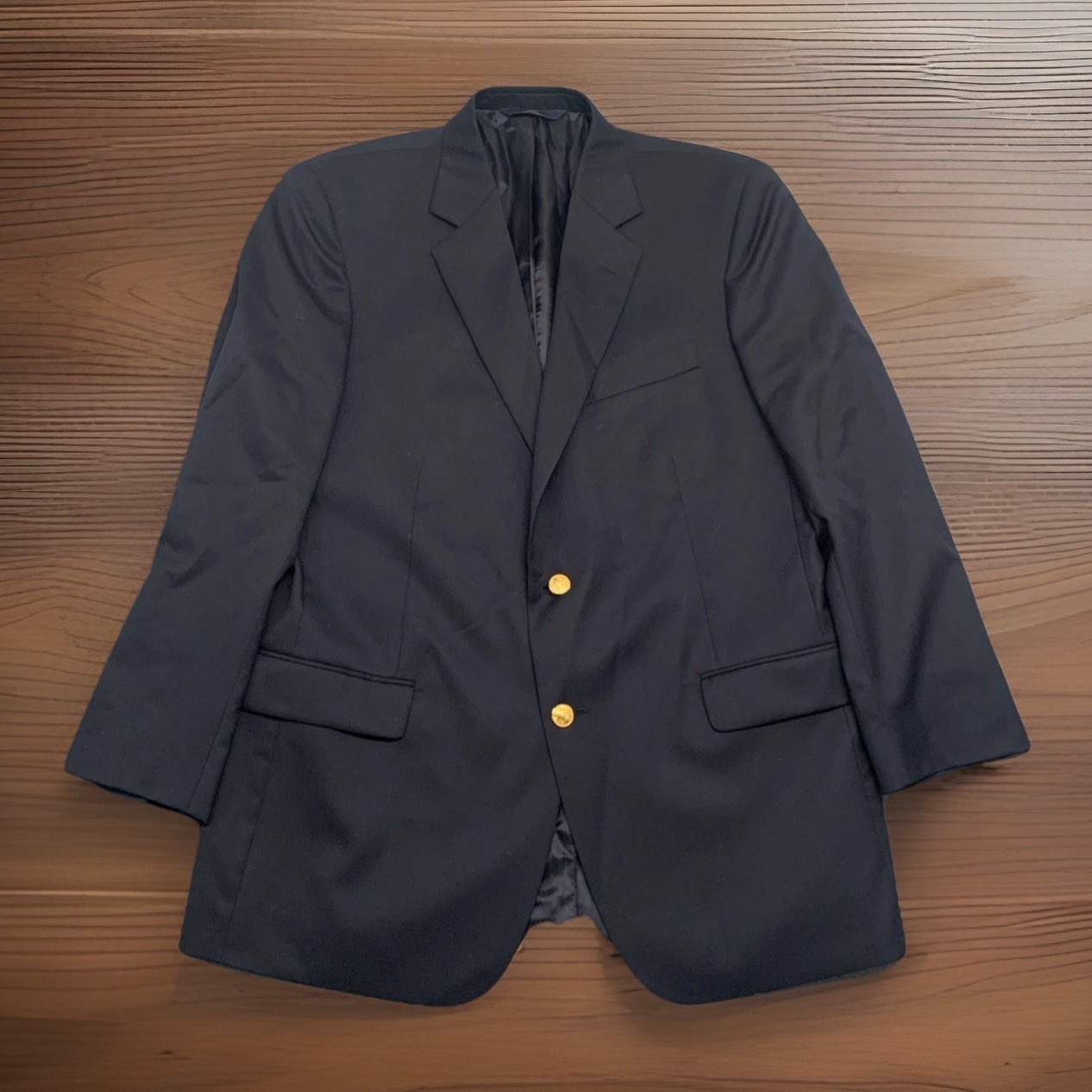 Brooks Brothers 346 Men’s Navy Blazer 100% Wool Bemberg Lining 43R 2 Gold Button