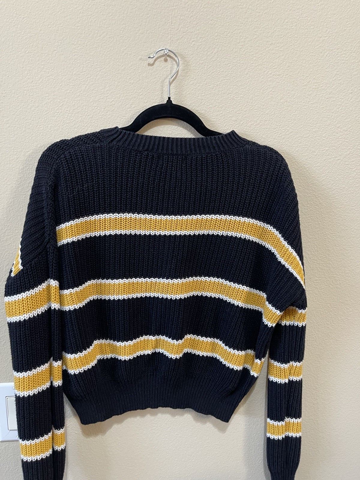 Ambiance Apparel Sweater Womens Size S Beige Red Blue Gray Knit Crop Boxy