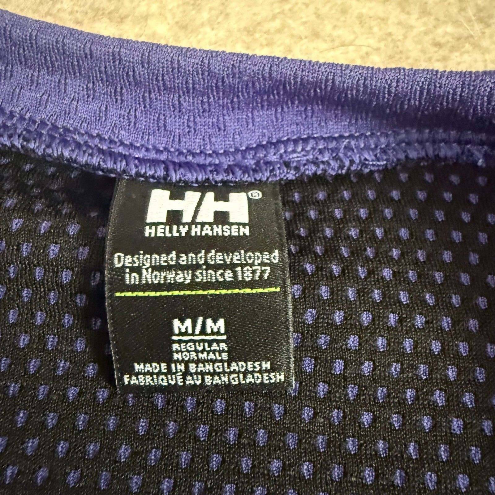 Helly Hansen LIFA base layer top womens M purple long sleeve thermal athleisure