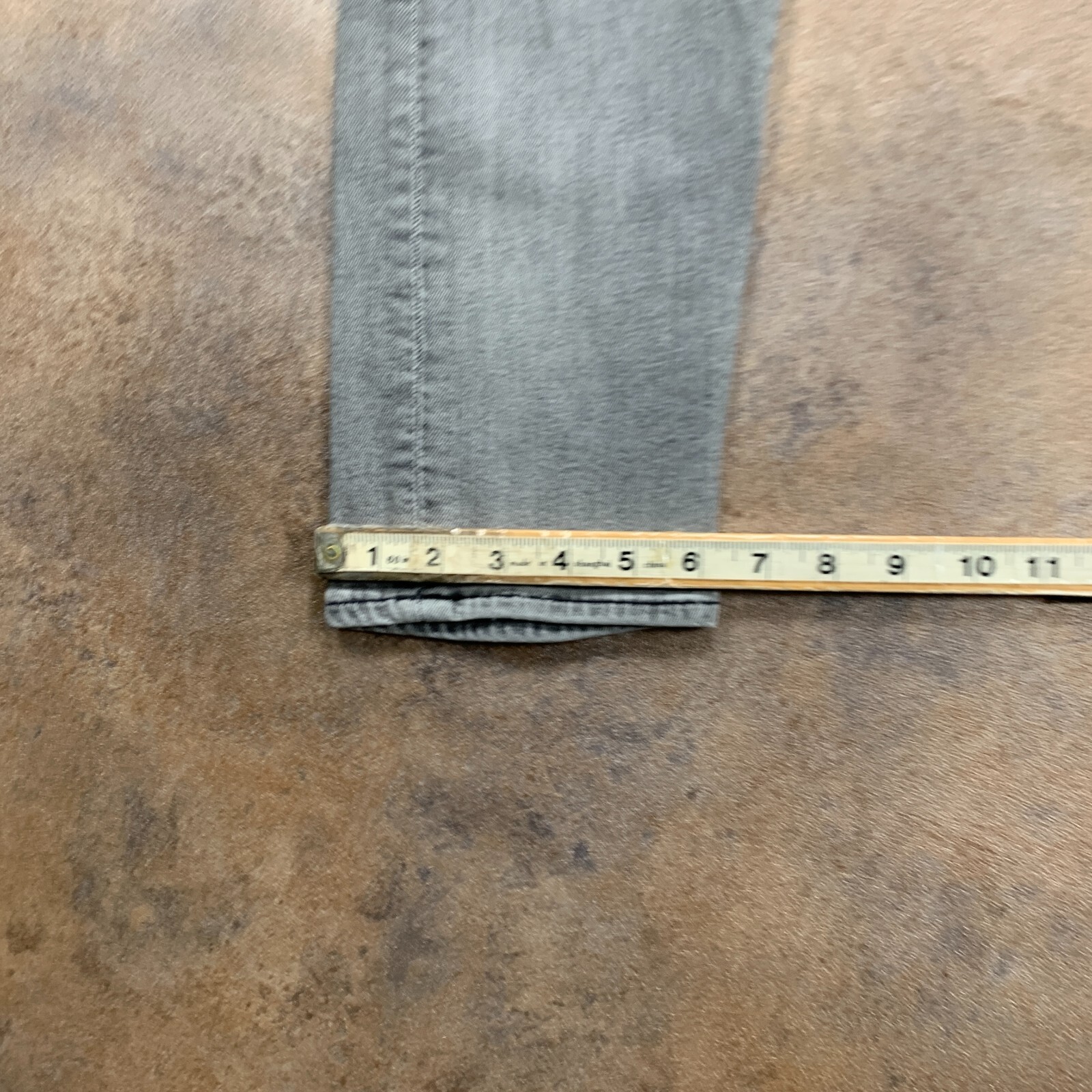 LEVI’S 512 Jeans Mens (31 Inch Waist) (28 Inch Leg) Skinny Tapered Fit Grey