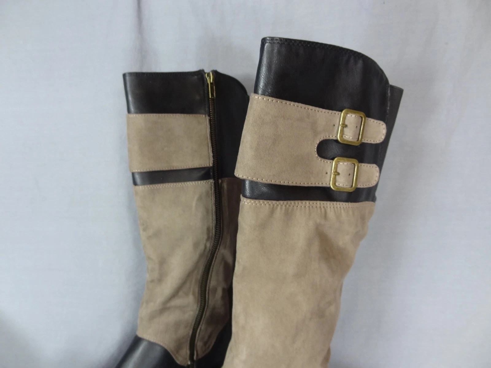 Bella Vita Knee High Man Made Materials Riding Boots Black Beige size 7W