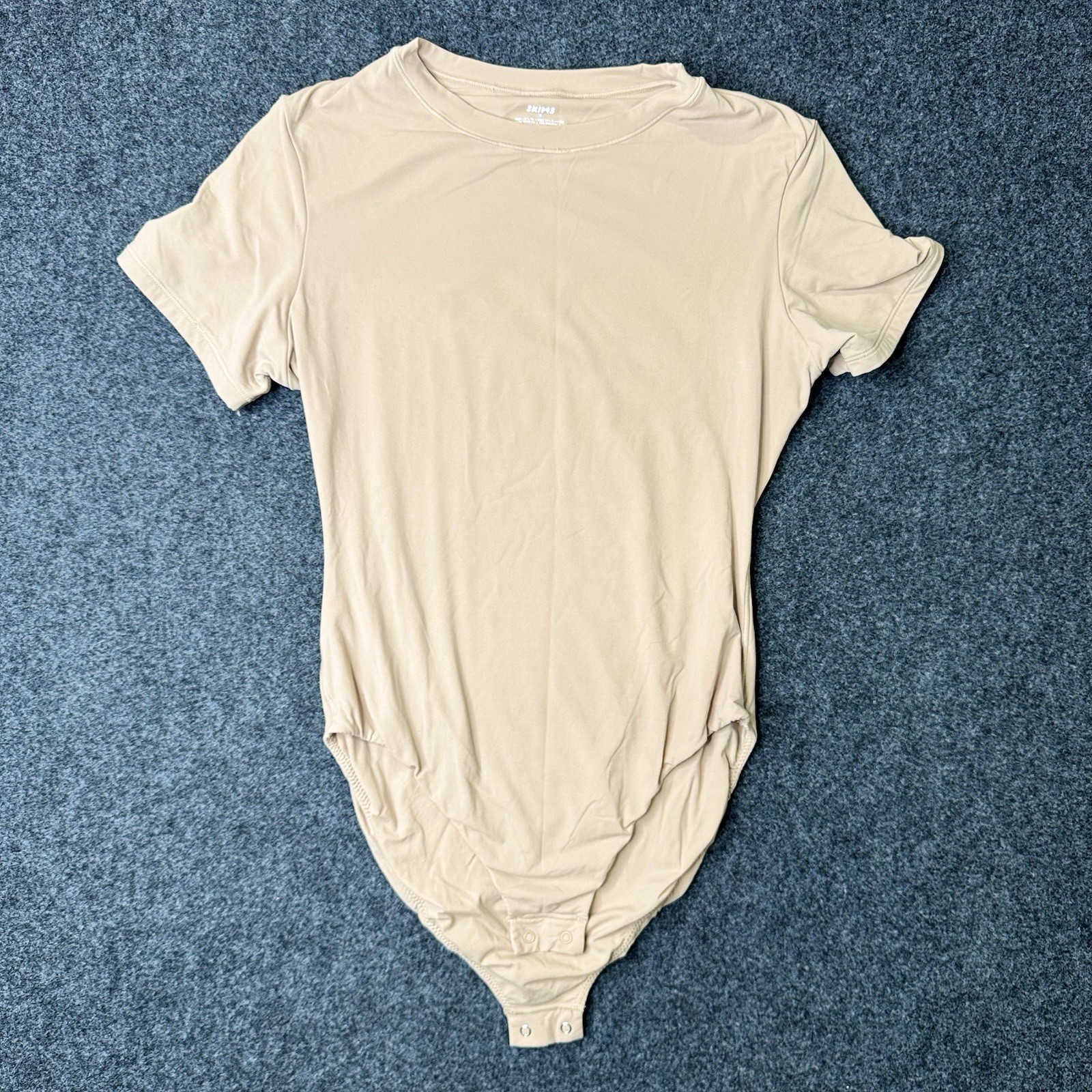 SKIMS Fits Everybody Bodysuit Beige Nude Short Sleeve Crew Neck Women’s M
