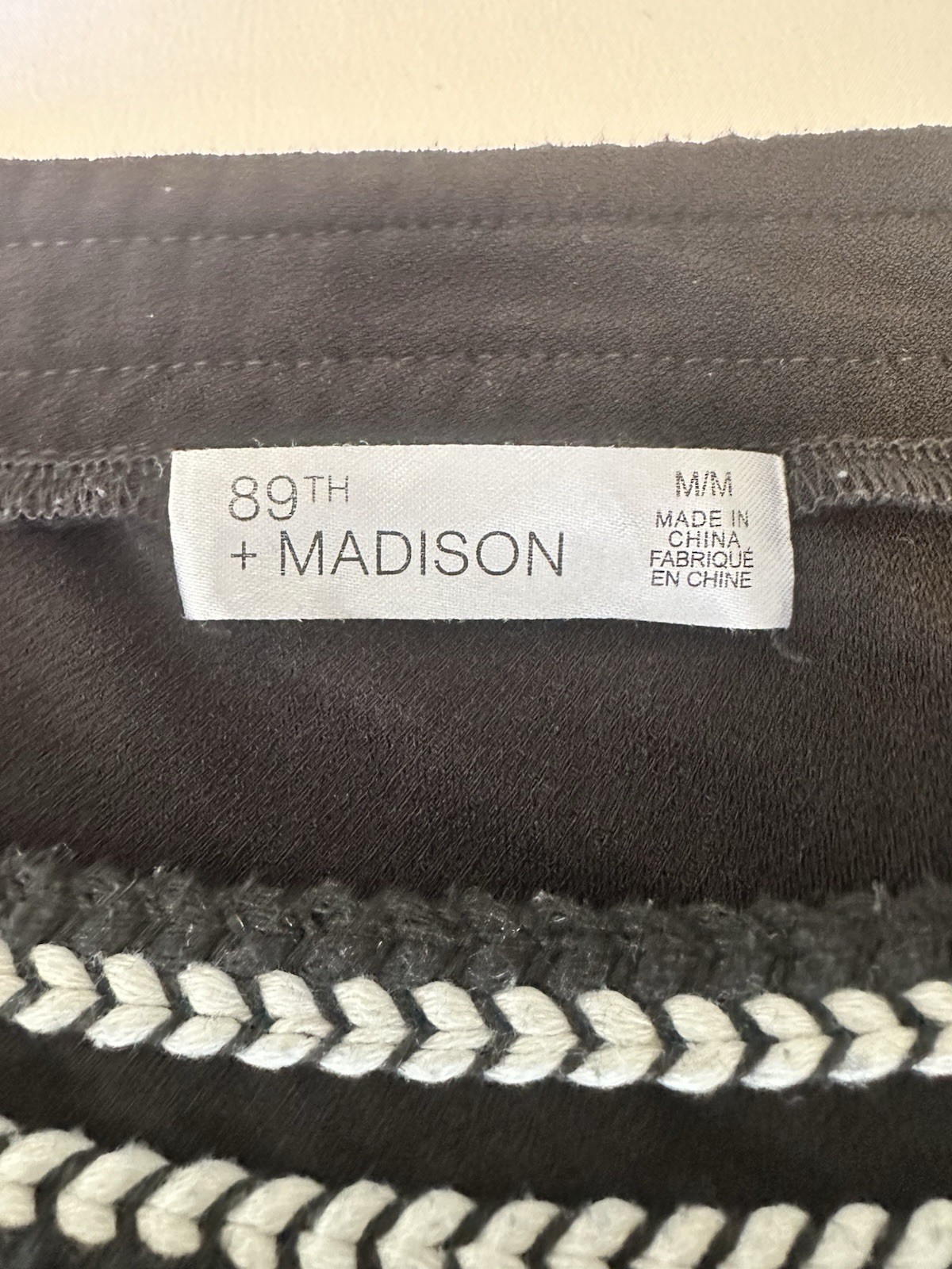 89th & Madison Black White Embroidered Neck Top Blouse Women’s Medium