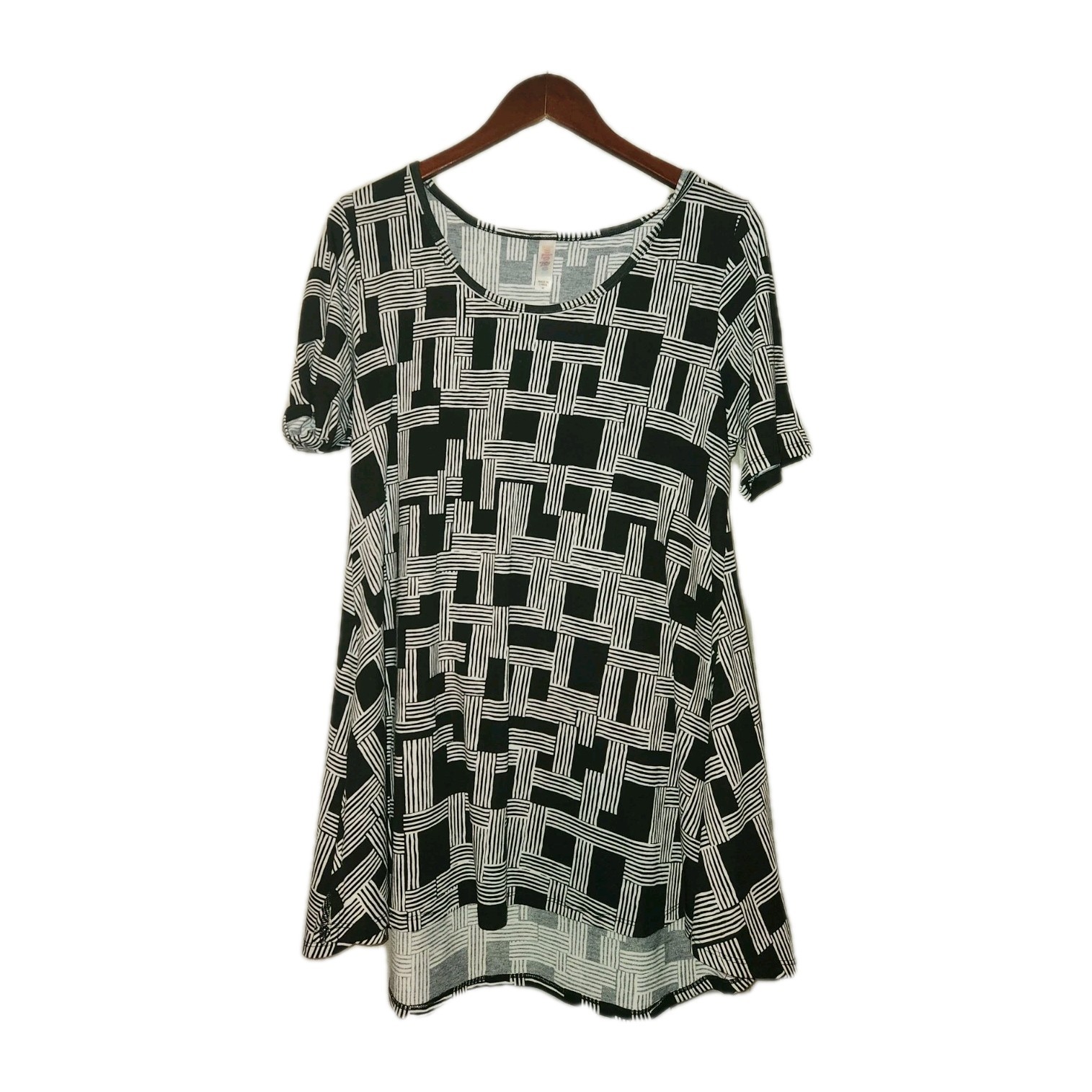 LuLaRoe Women’s Black/White Geometric Scoop Neck Short Sleeve Tunic M EUC