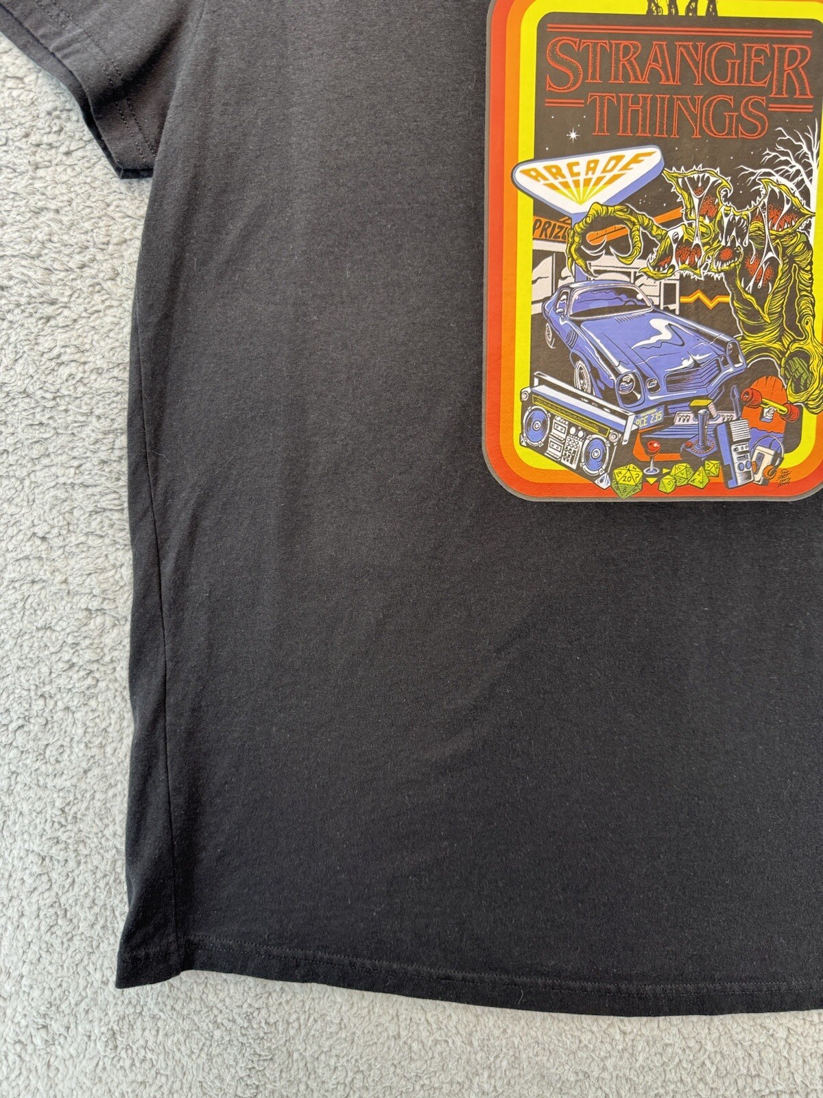 Men’s Stranger Things V Neck T Shirt Large Black With Collage Retro Boarder