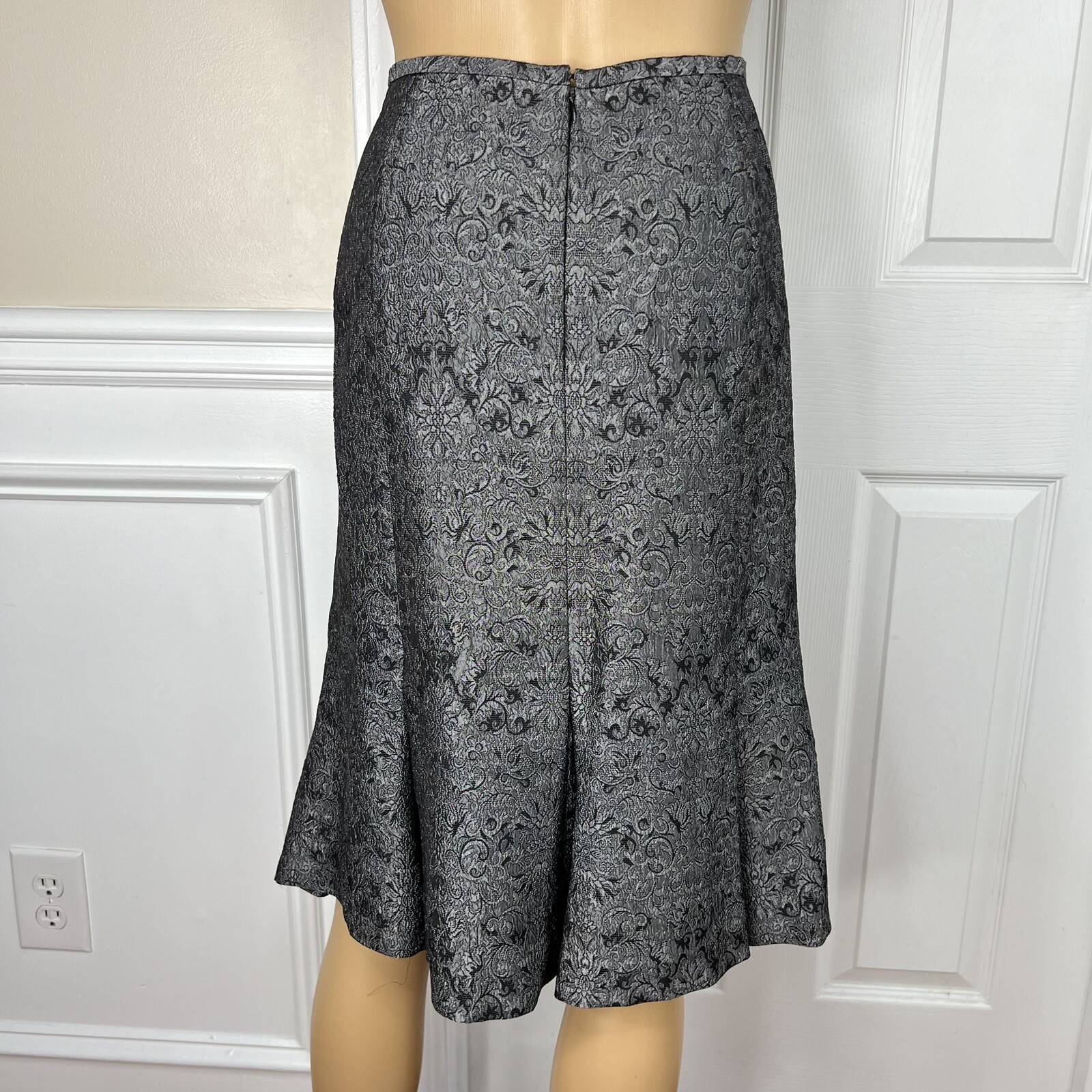 John Meyer Polyester Rayon Skirt Suit 12 Gray Floral Faux Fur Collar Timeless