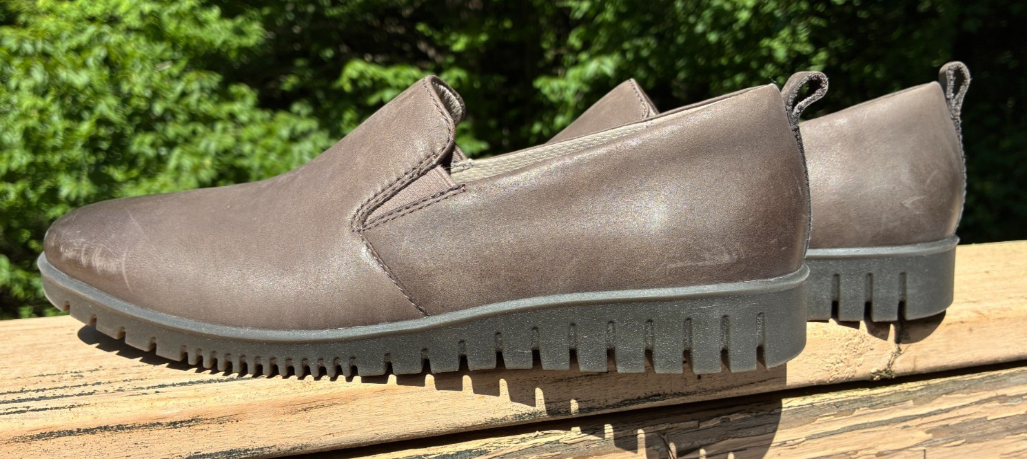 Dansko Linley 9142-947800 Womens Gray Loafers size 40 Slip Ons Leather Shoes