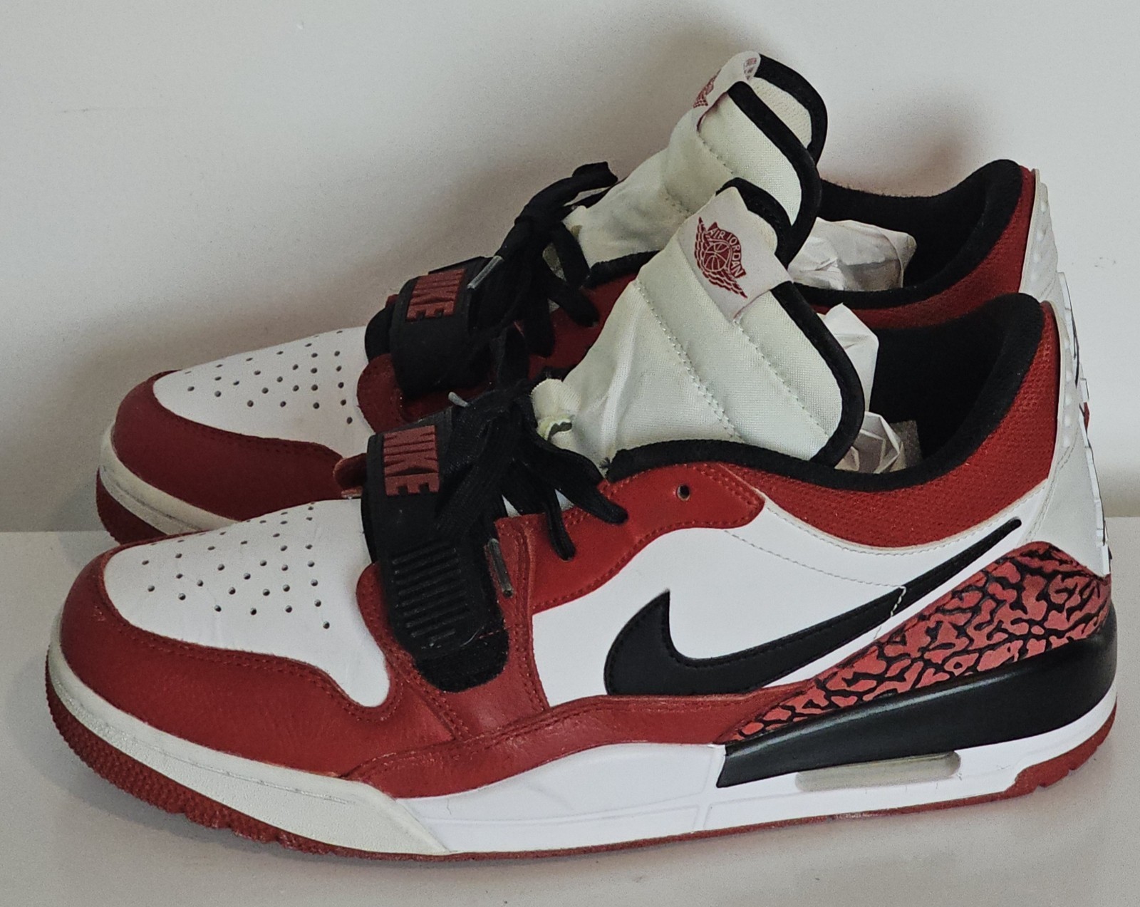 Size 10 – Air Jordan Legacy 312 Low Chicago Red Good Condition