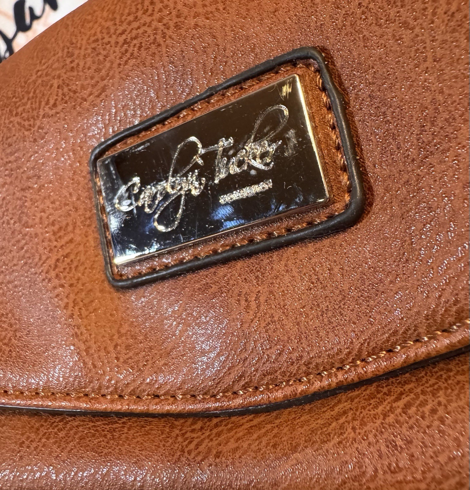 Cathy Tucker Women’s Medium Brown Crossbody Bag Magnetic & Zip, Inner Pockets