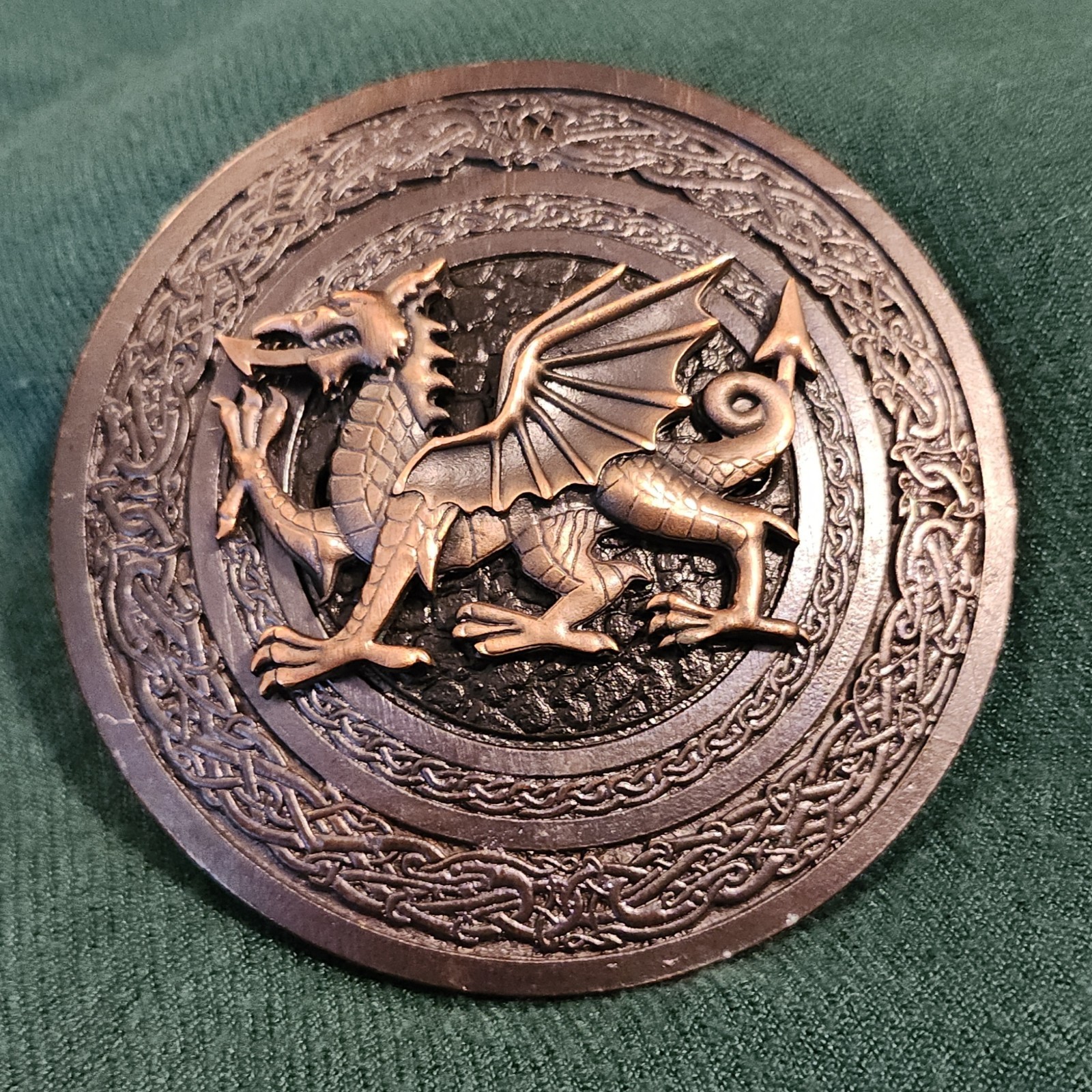 Gaelic Themes / St. Kilda Welsh Dragon Celtic Knot Round Kilt Belt Buckle, Brown