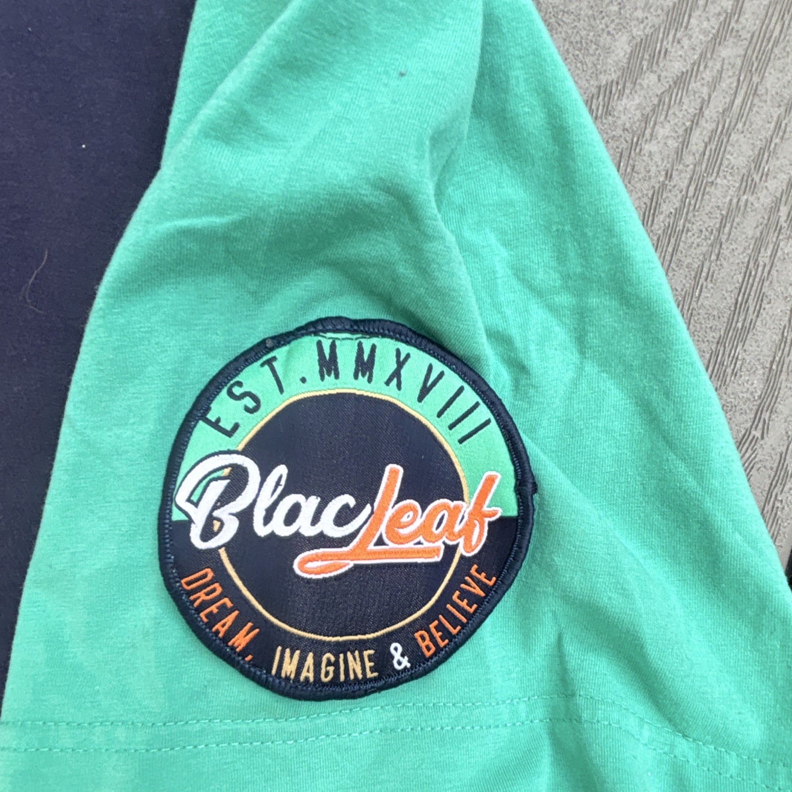 Blac Leaf Men’s 2XL Parrot Graphic Tee Tropical Streetwear Navy Teal Colorblock