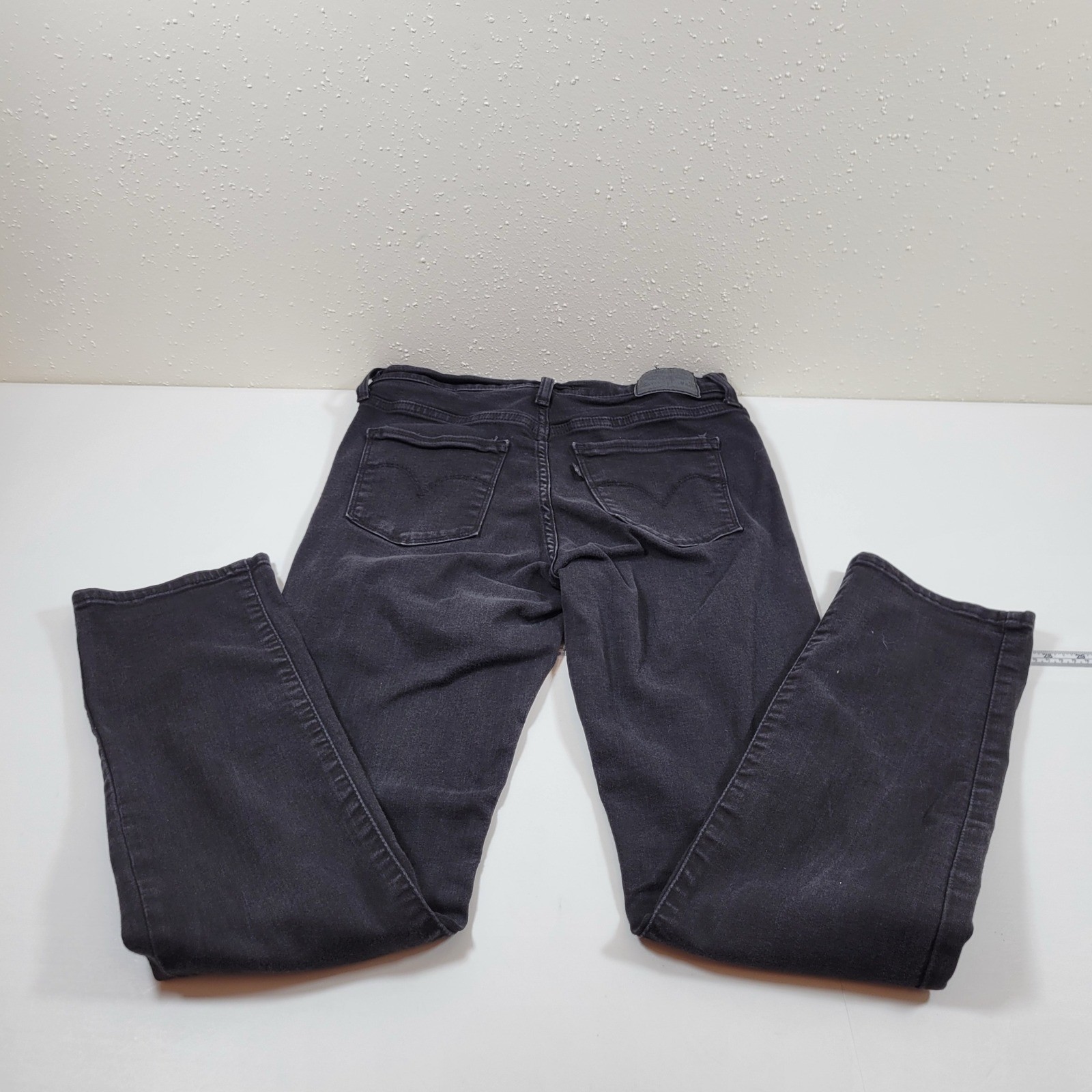 Levi’s 312 Shaping Slim Jeans Womens 29×30 Black Excellent Mid Rise Denim 19627