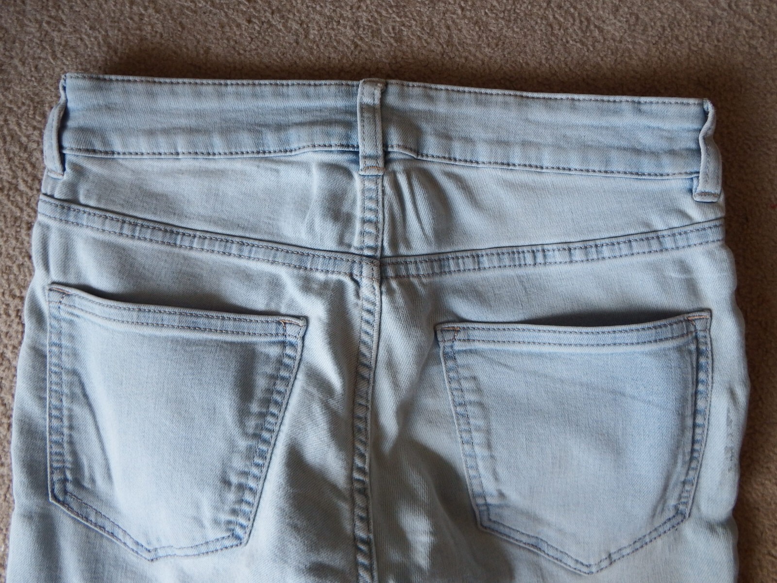 H&M Divided Light Blue Wash Denim Skinny Jegging Jeans Mid Rise Size 8 Stretchy
