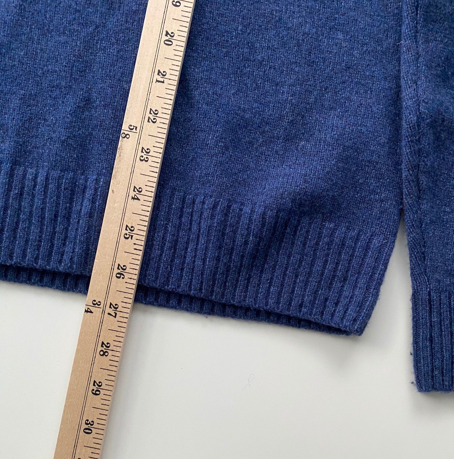 Lambswool, Navy, Black Brown 1826 Men’s V-Neck Sweater Sz M