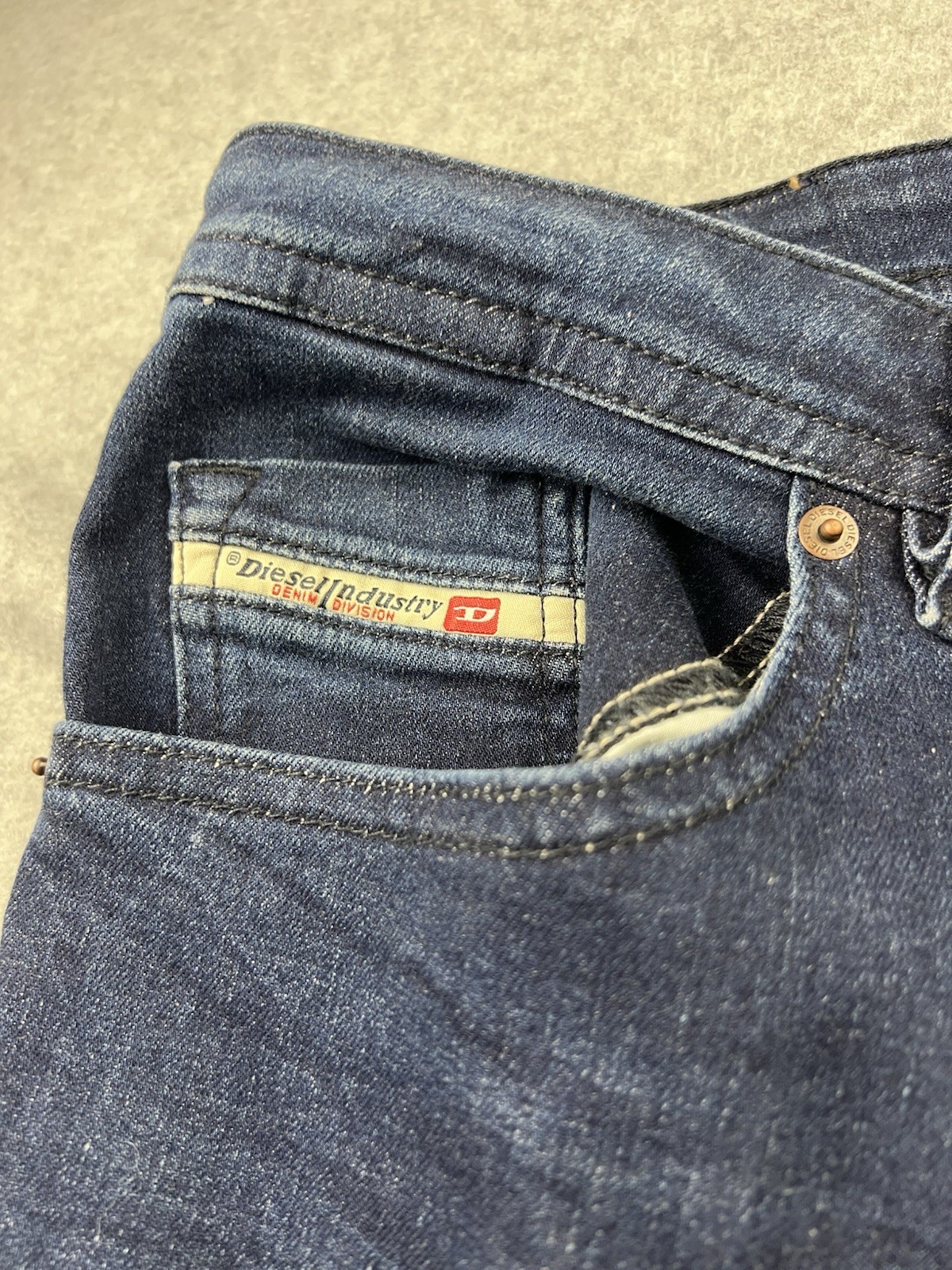 Diesel Men’s Thommer Slim Fit Jeans W40 L32 ***(tag says 38) RE067 Dark Blue NWT