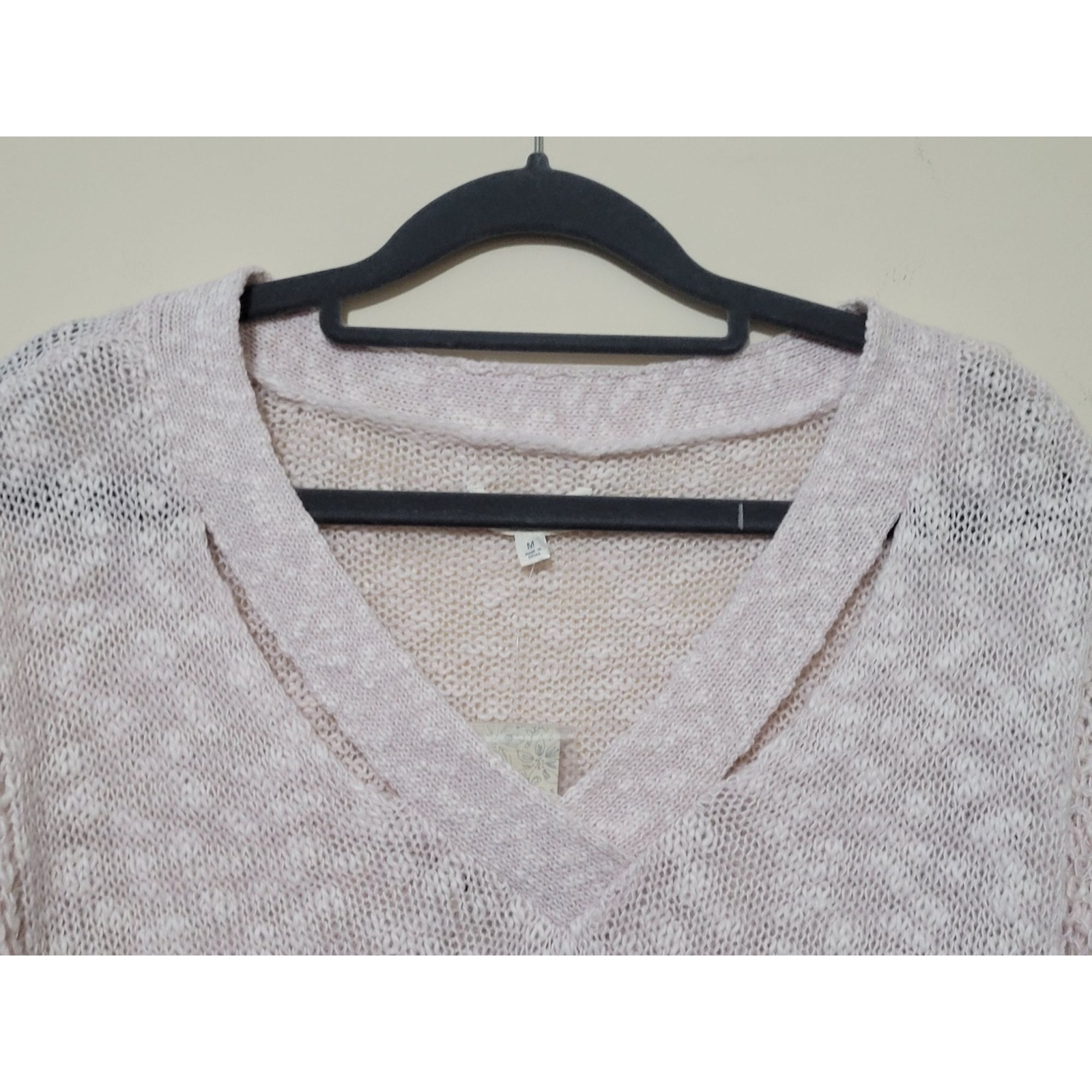 Mudd Womens Sweater Size Medium Pale Pink Pullover V Neck Cut Outs Open Knit NWT