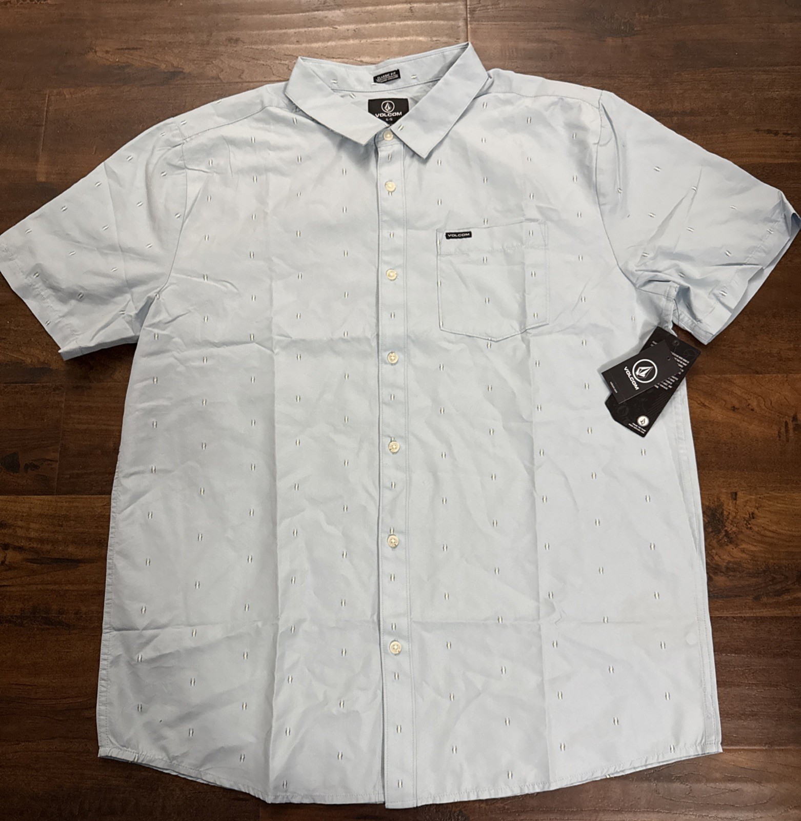NWT VOLCOM BANKSTONE Short Sleeve Woven Shirt Men’s Size Large. A7