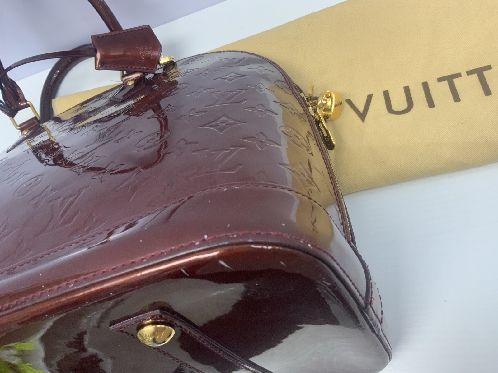 LOUIS VUITTON Alma GM Monogram Vernis Amarante (Burgandy) Bag