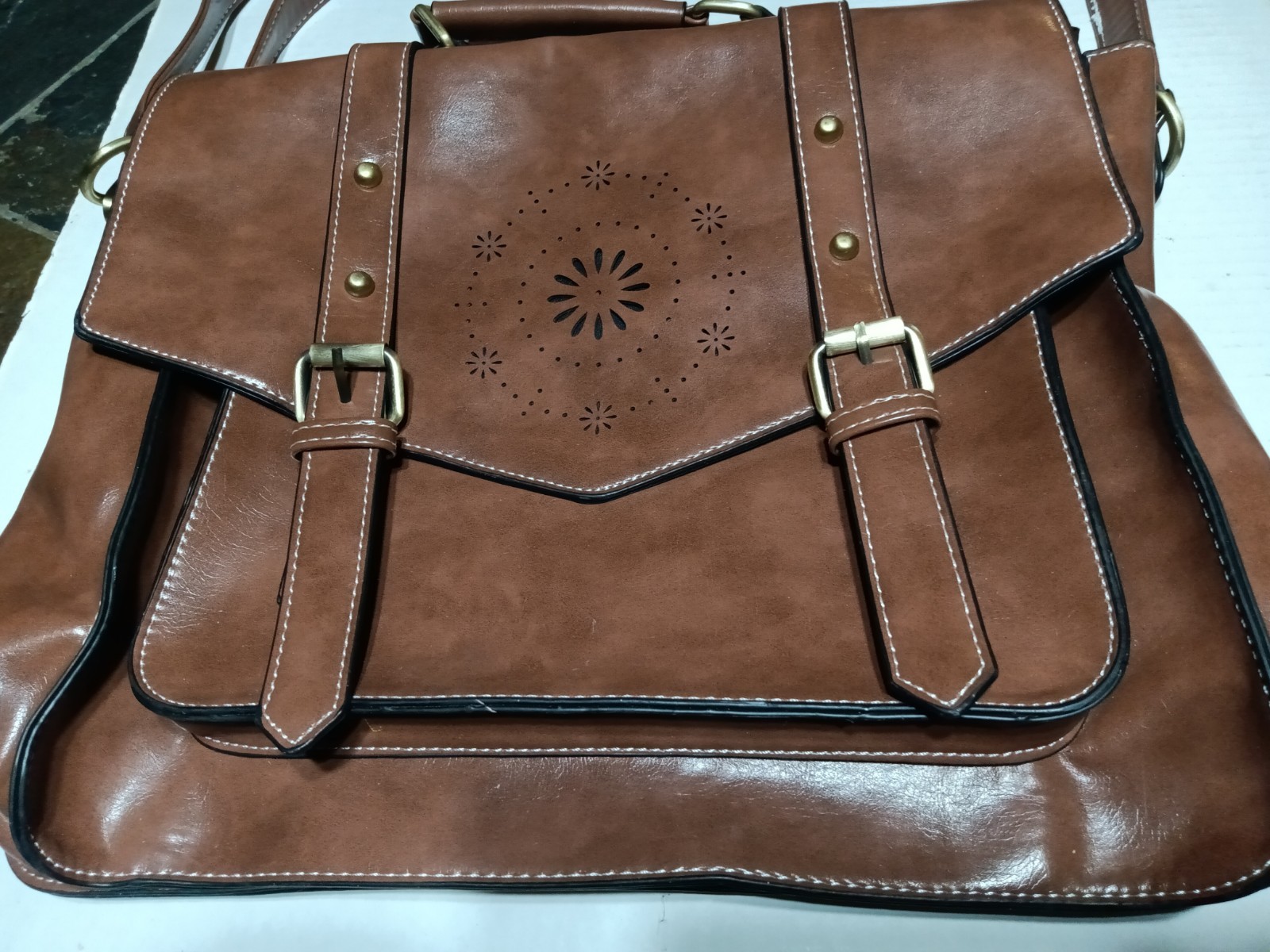 Ecosusi Cognac Vegan Leather Padded Laptop Shoulder Strap Messenger Bag EUC