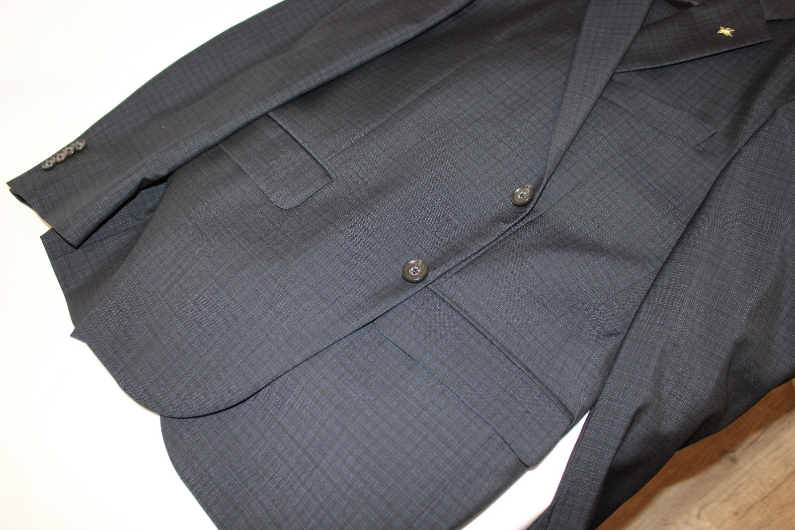 Corneliani Collection Virgin Wool Black Navy Plaid 2-Button Suit Size 42R $2995