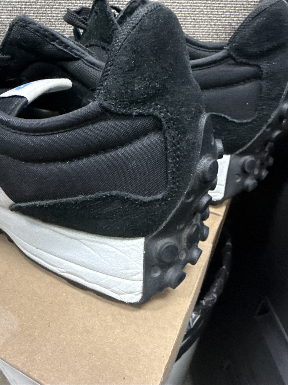 New Balance 327 Black White Suede Nylon Mens 12D Sneakers Athletic Sneakers