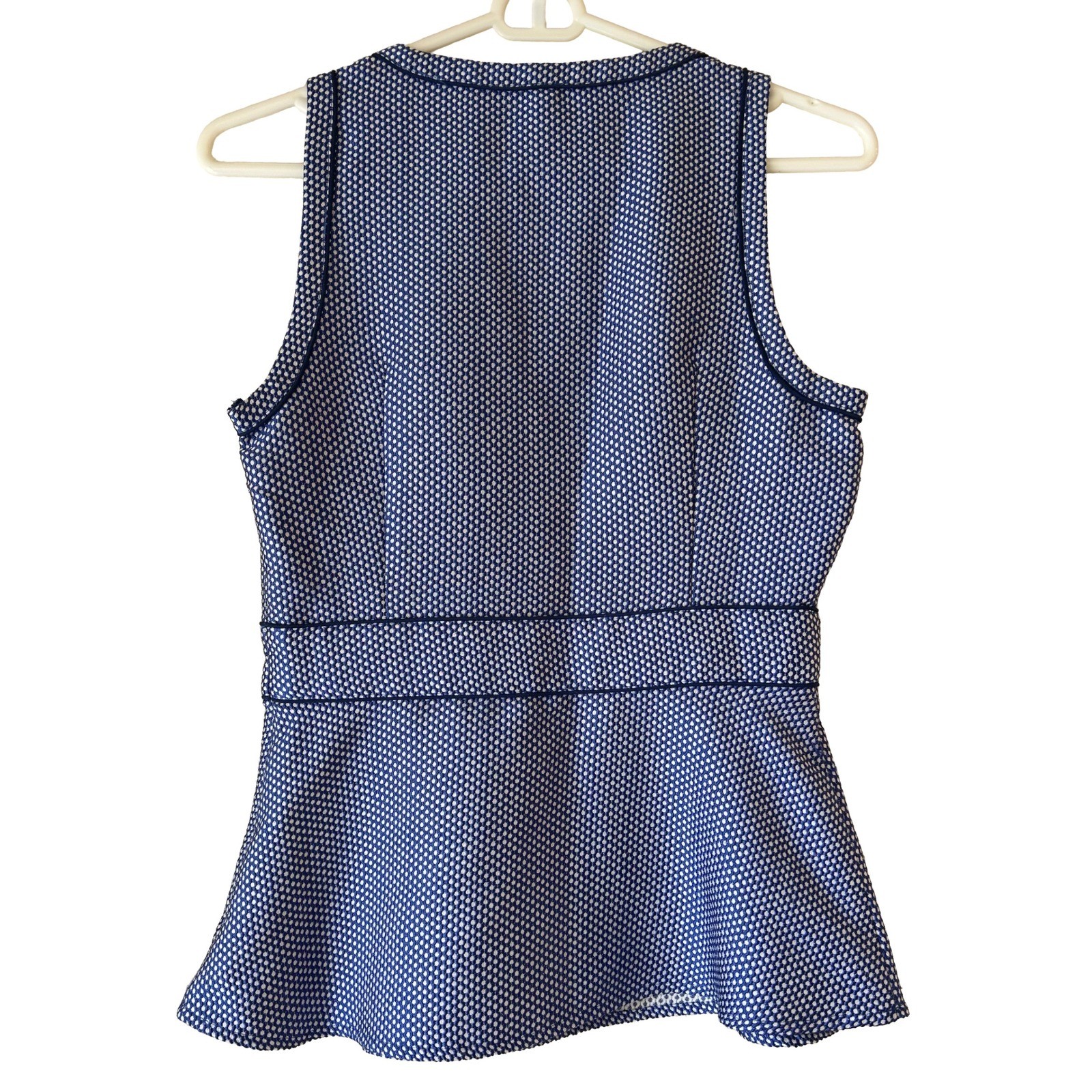 EUC Banana Republic Textured Riviera Blue White Sleeveless Peplum Top Size 2