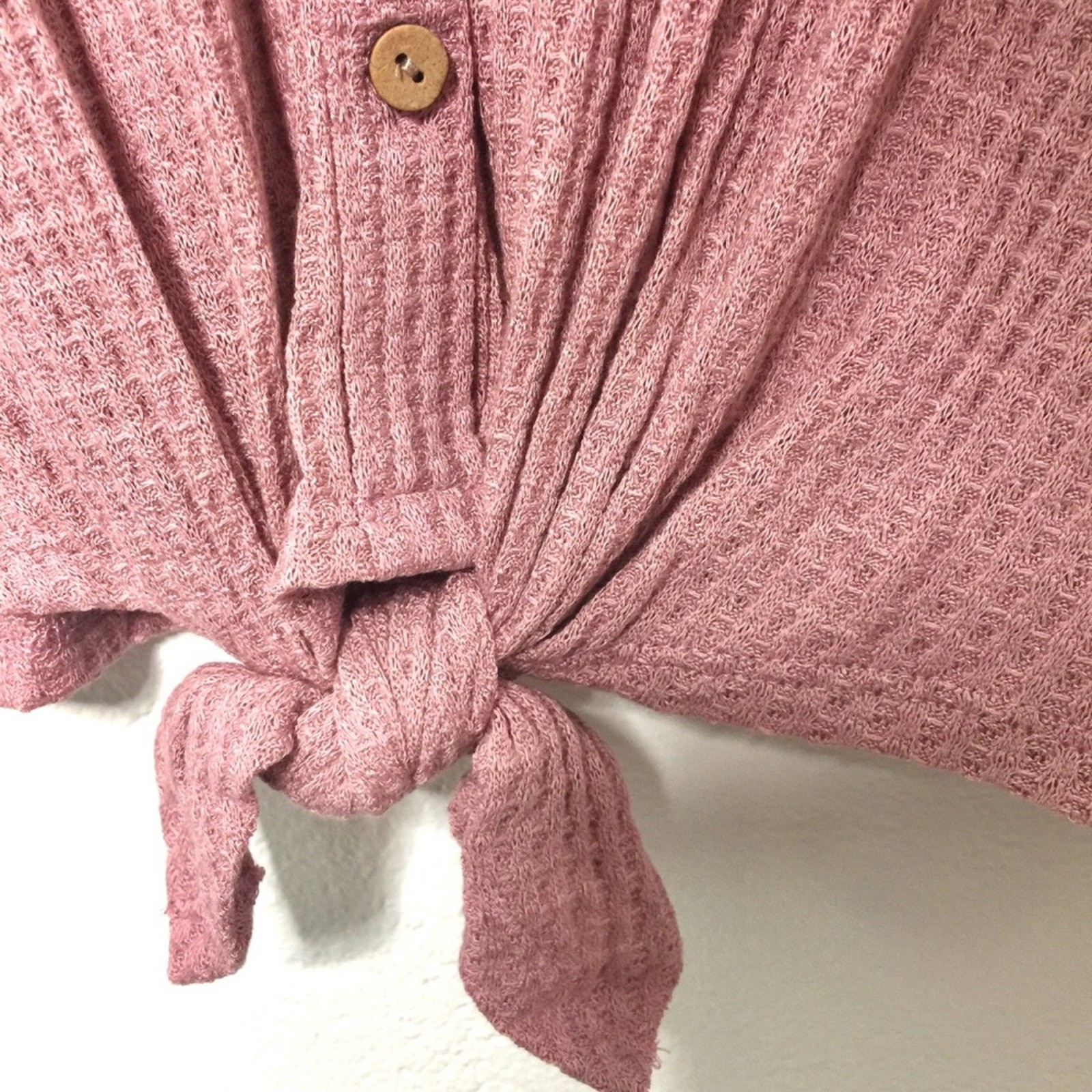 easel Waffle Knit Mauve Tie Front Thermal Top Size Medium