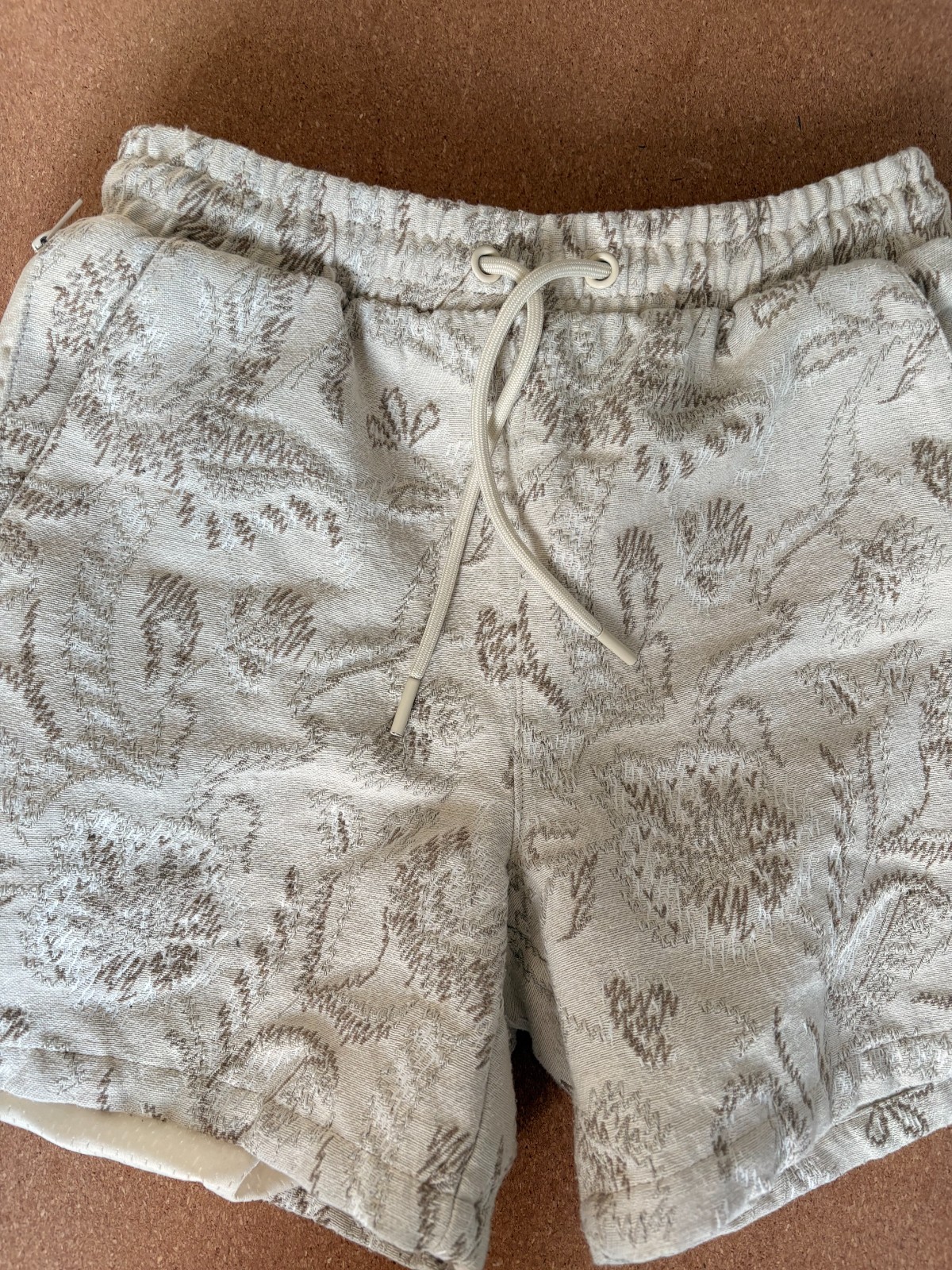 Maison Article Men’s Small Woven Shorts Toile Nature Print Drawstring Cream Tan