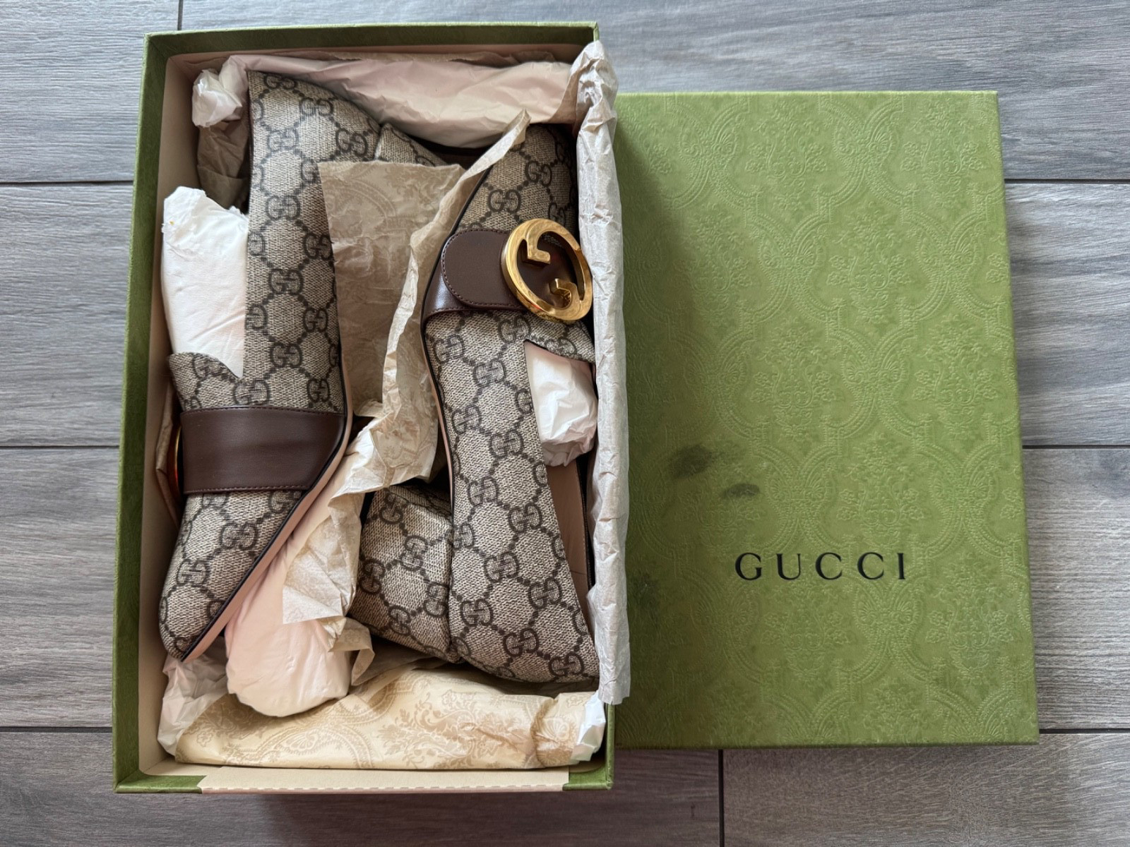 AUTHENTIC GUCCI SUPREME MALAGA KID BEIGE/EBONY PUMPS, DUST BAG, NIB $990, 38.5