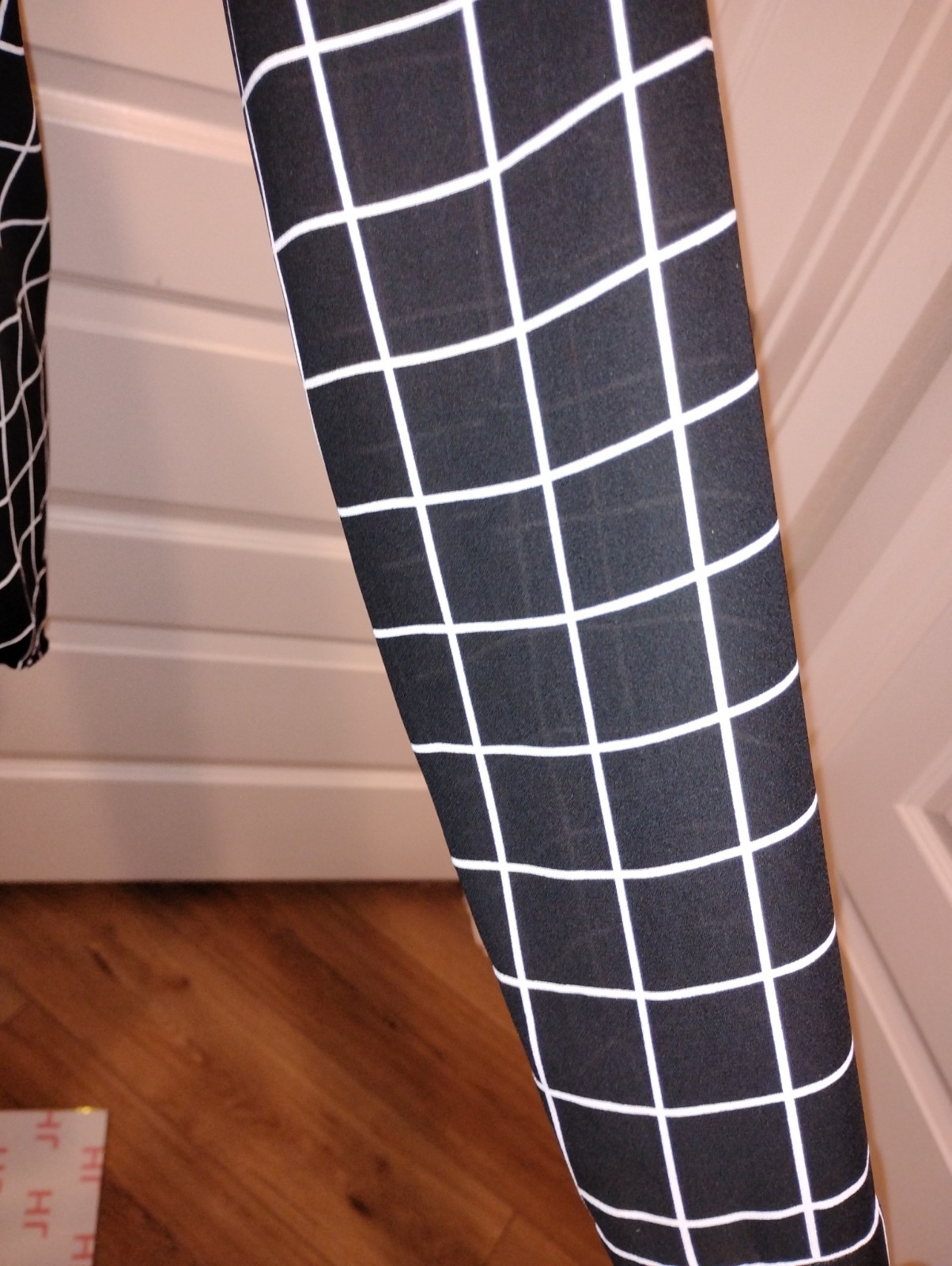 Express Portofino Women’s S Black White Check Long Sleeve Collared Button-Down