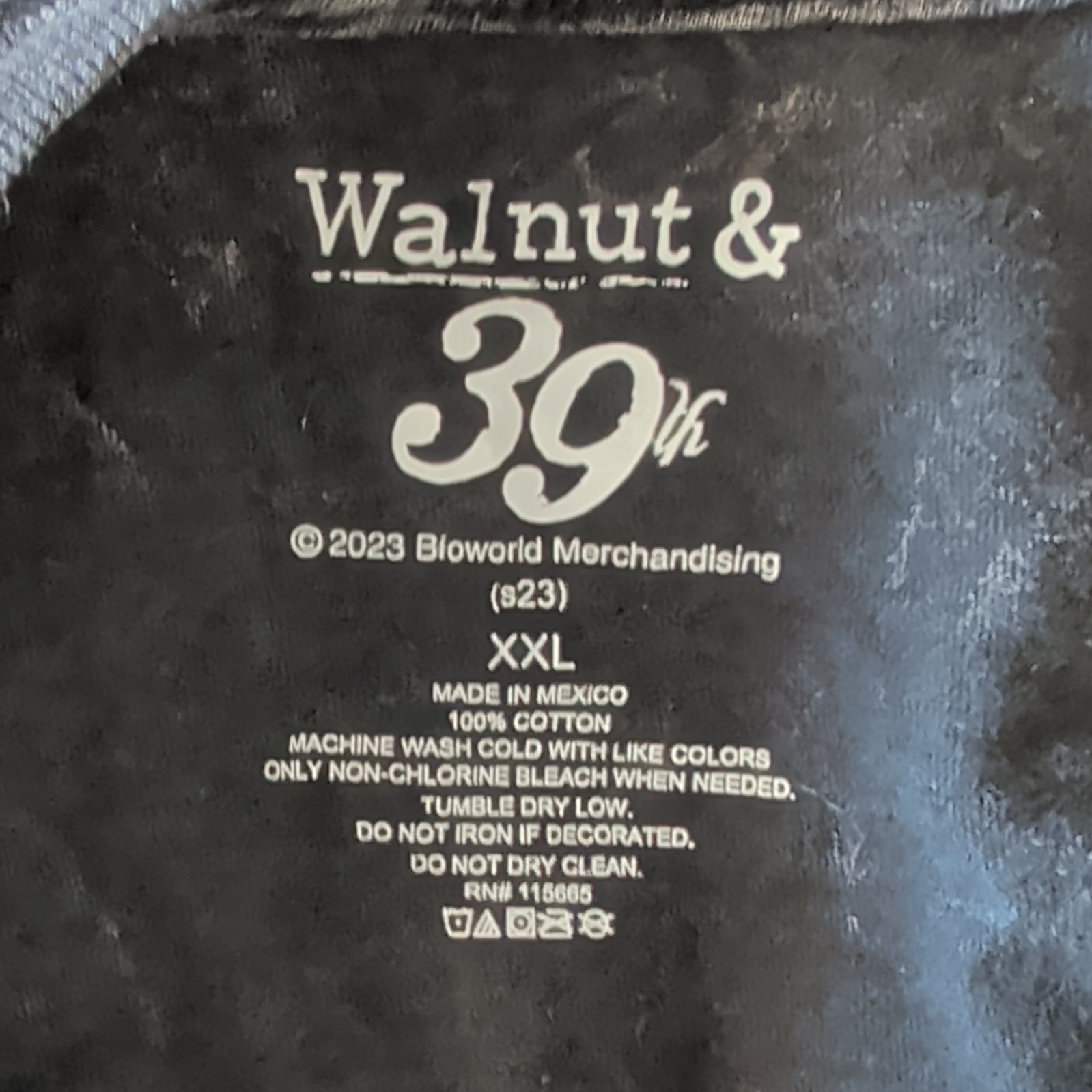 Walnut & 39th Graphic Butterfly T-Shirt Black 2XL Crew Neck Short Sleeve Tee